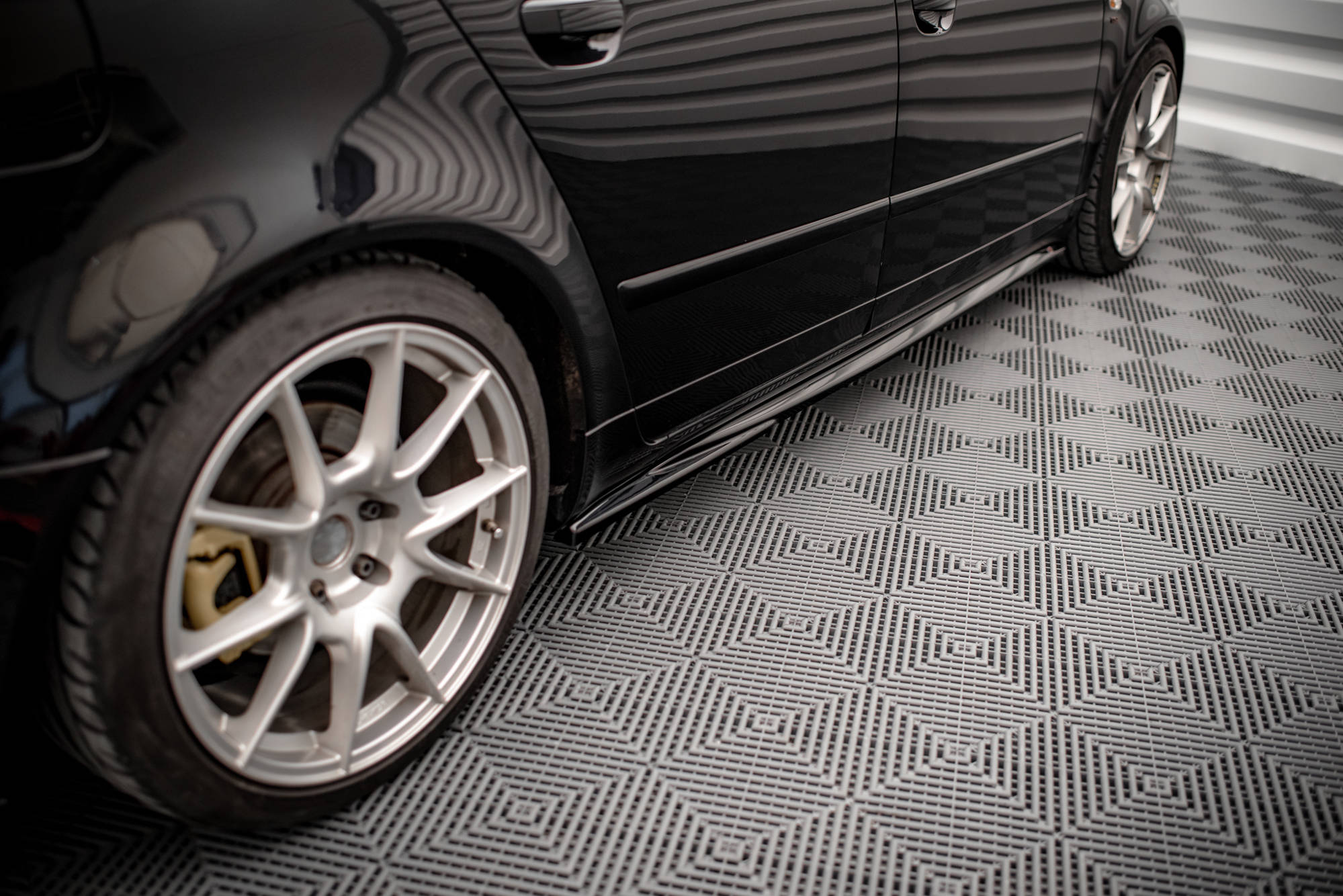 Maxton Design Комплект сплиттеров для Seat Exeo ST — изображение 5