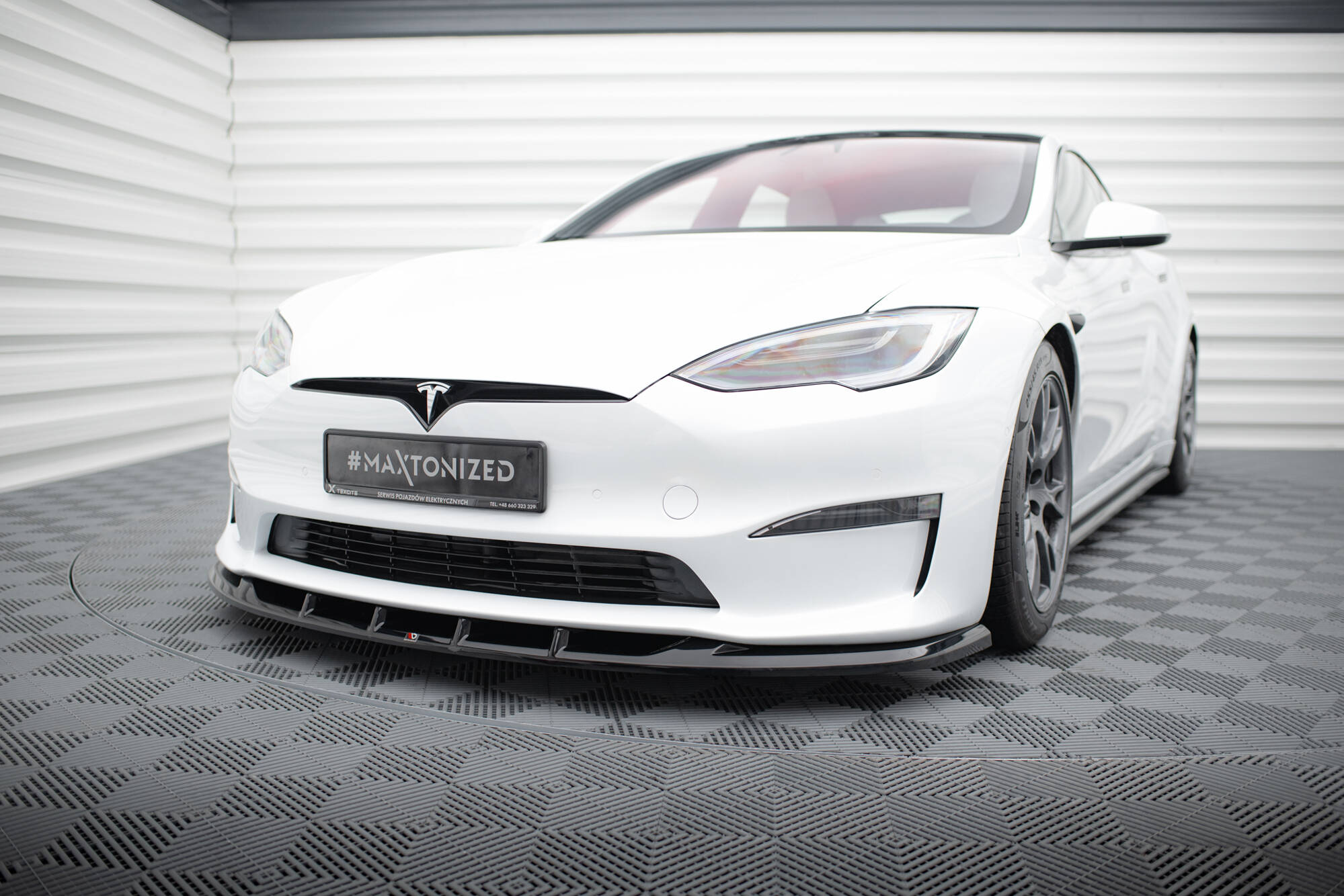 Maxton Design Комплект разветвителей для Tesla Model S Plaid Mk1 Facelift — изображение 3