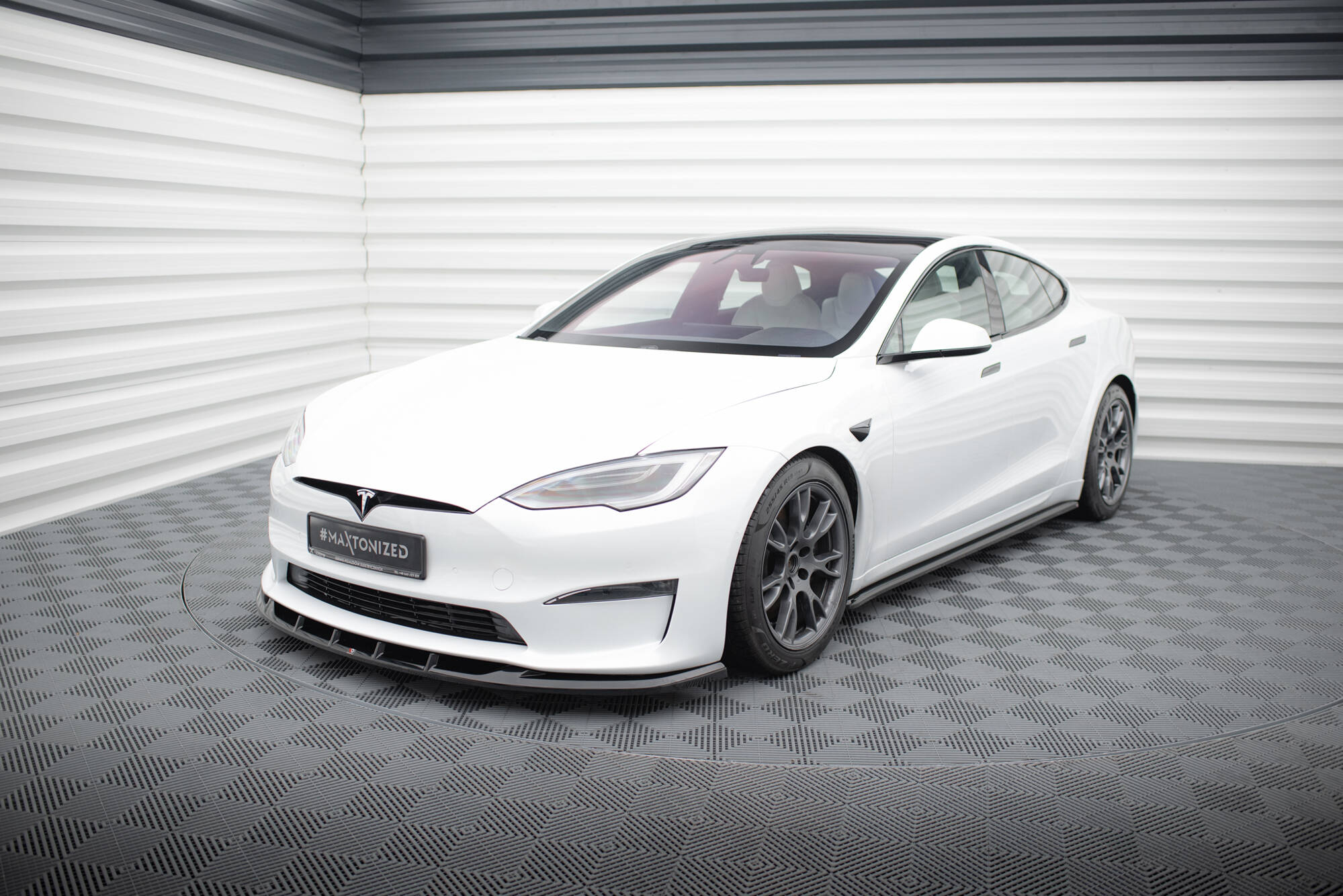Maxton Design Комплект разветвителей для Tesla Model S Plaid Mk1 Facelift — изображение 5