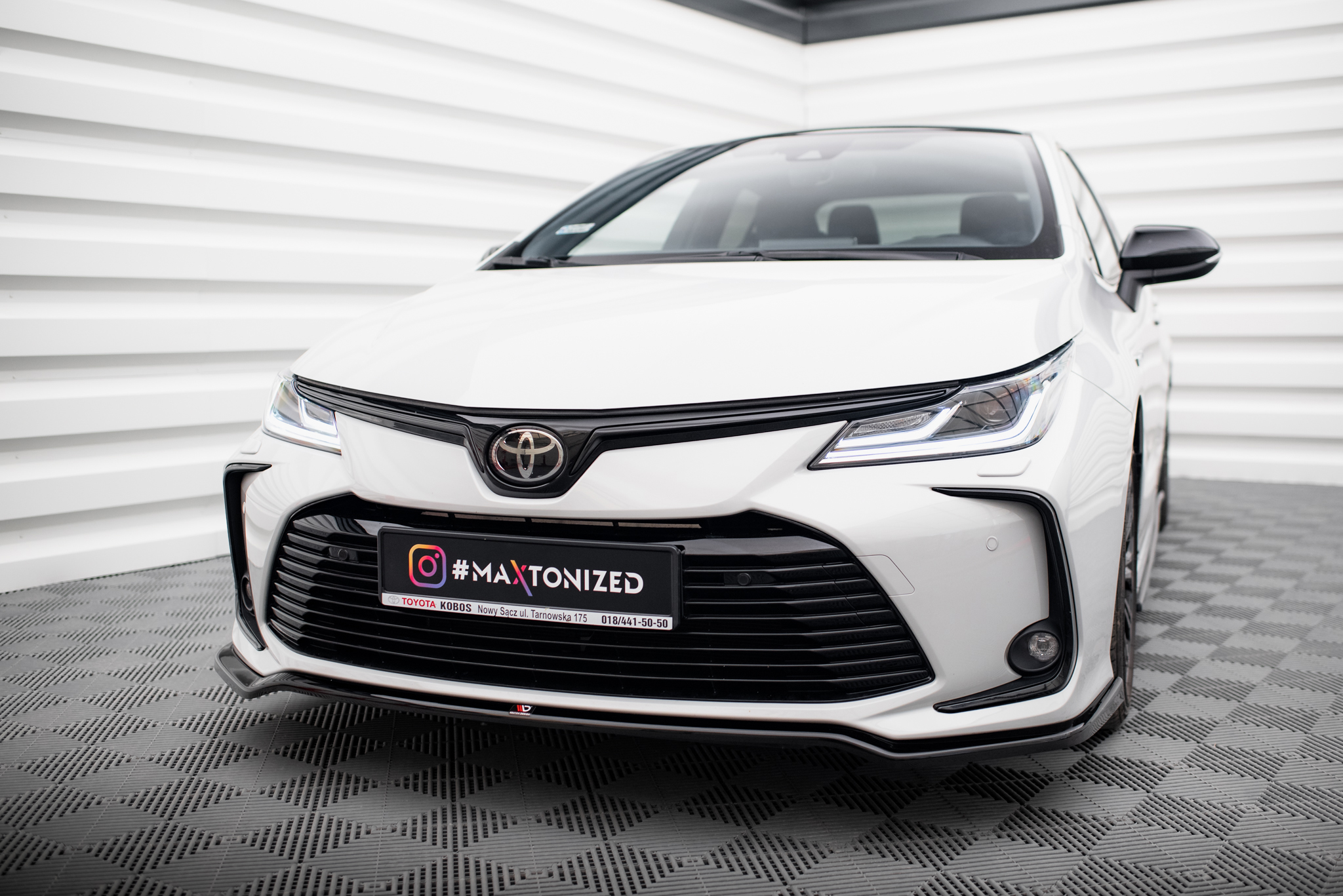 Maxton Design Комплект сплиттеров для Toyota Corolla XII Sedan — изображение 2