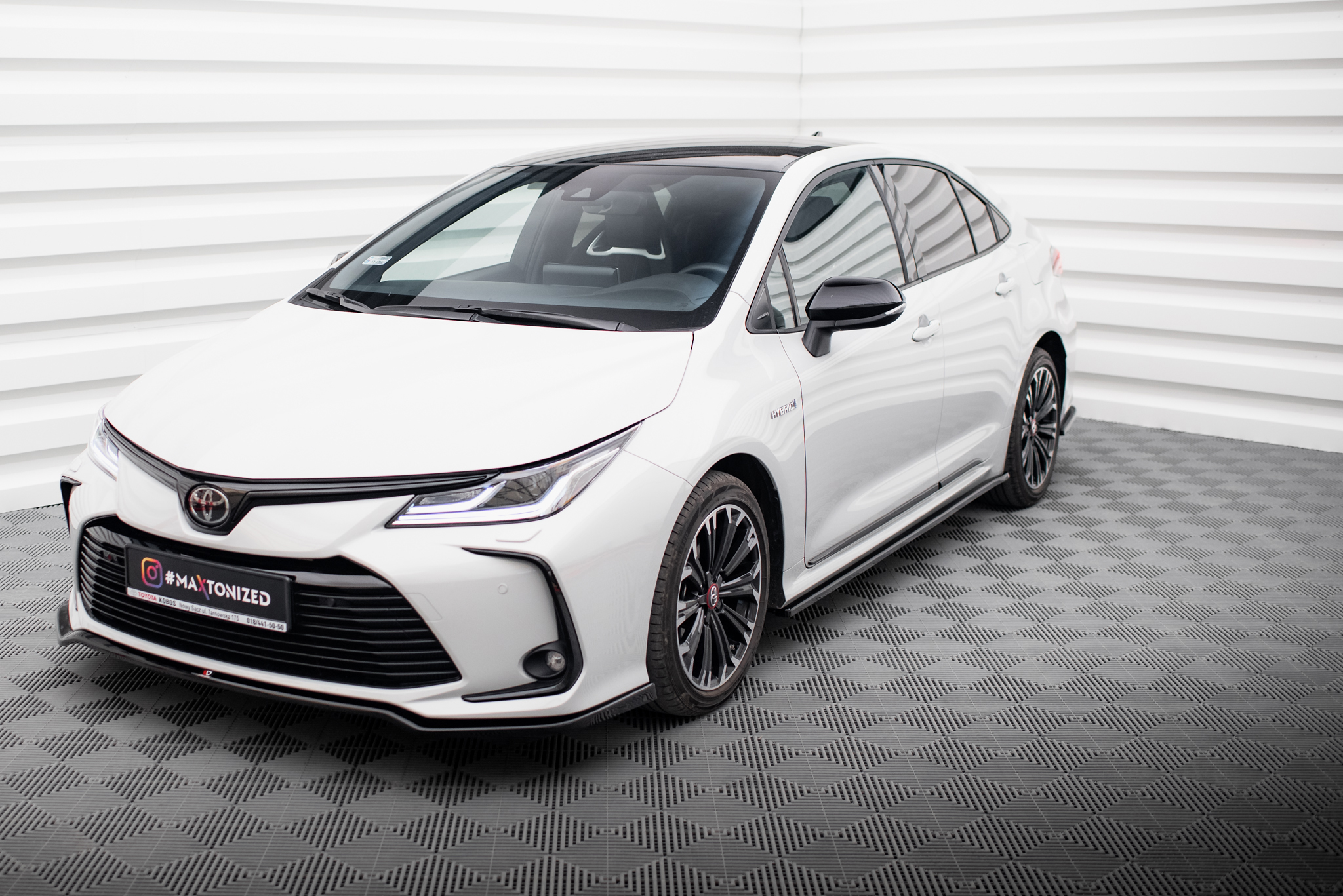 Maxton Design Комплект сплиттеров для Toyota Corolla XII Sedan