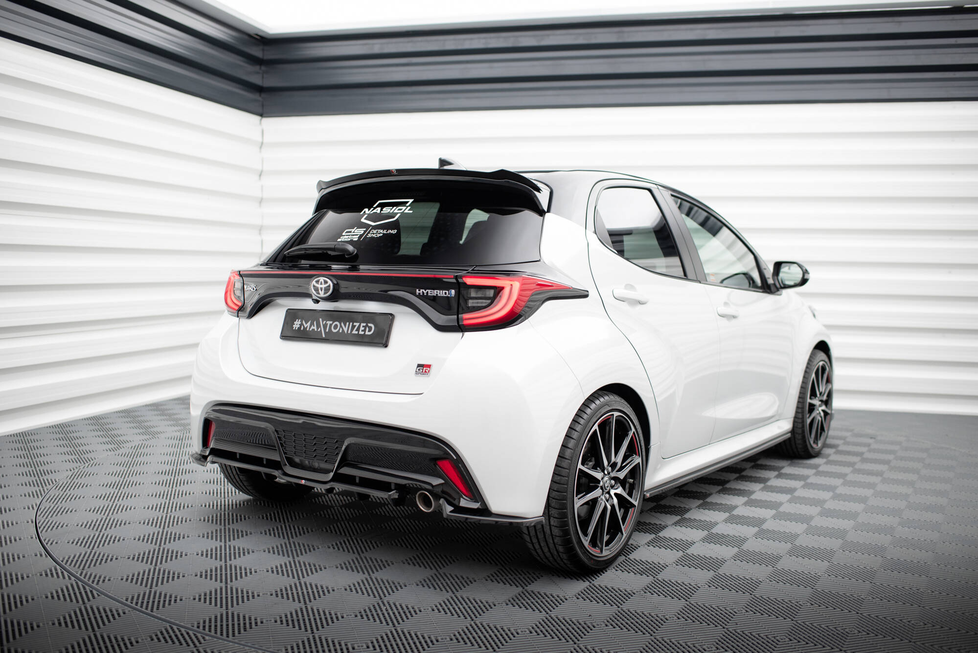 Maxton Design Комплект сплиттеров для Toyota Yaris GR Sport Mk4 — изображение 7