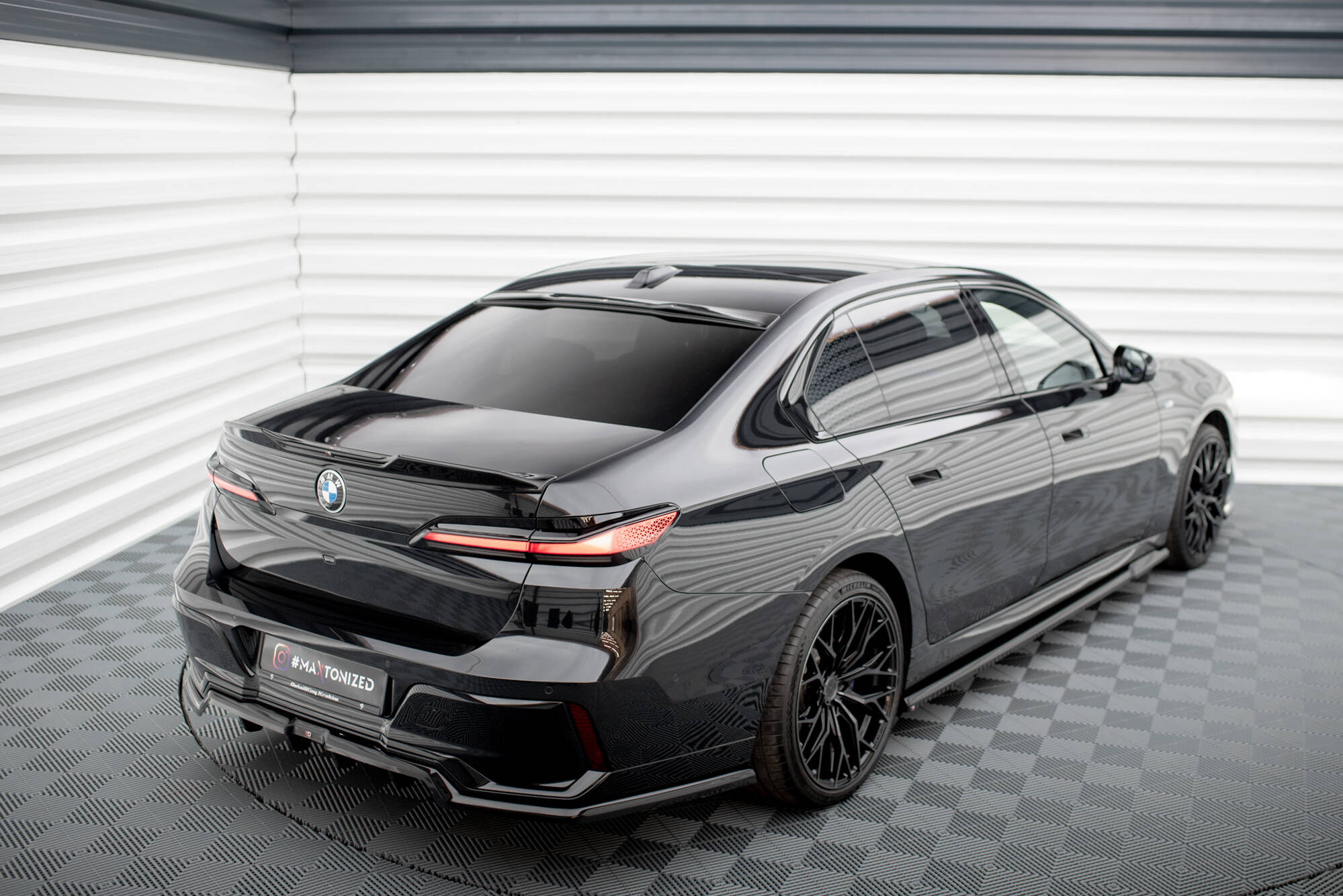 Maxton Design Комплект сплиттеров V.1 для BMW 740d / 740i M-Pack G70 — изображение 18