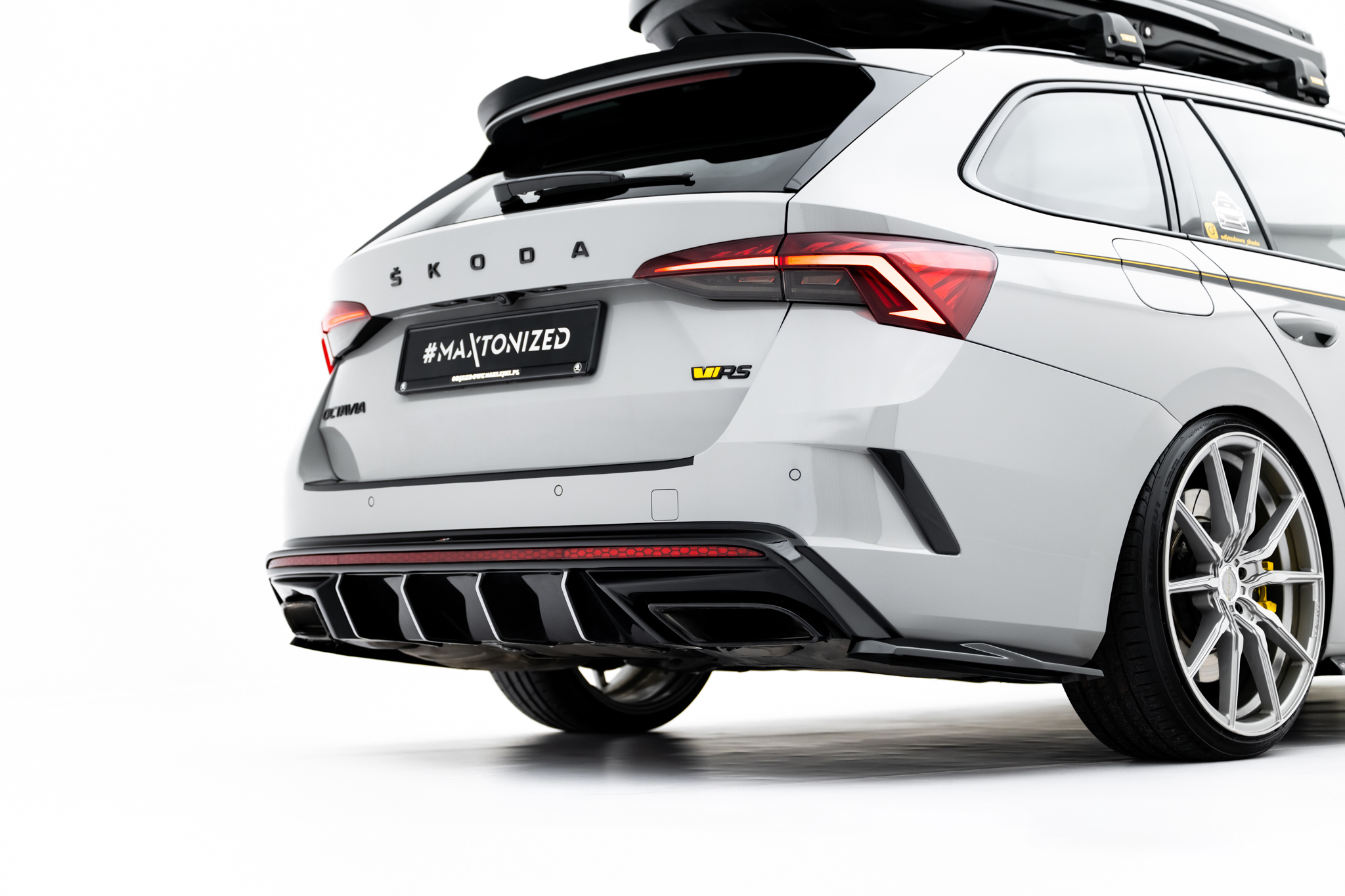 Maxton Design Комплект сплиттеров V.1 для Skoda Octavia RS Combi Mk4 — изображение 18