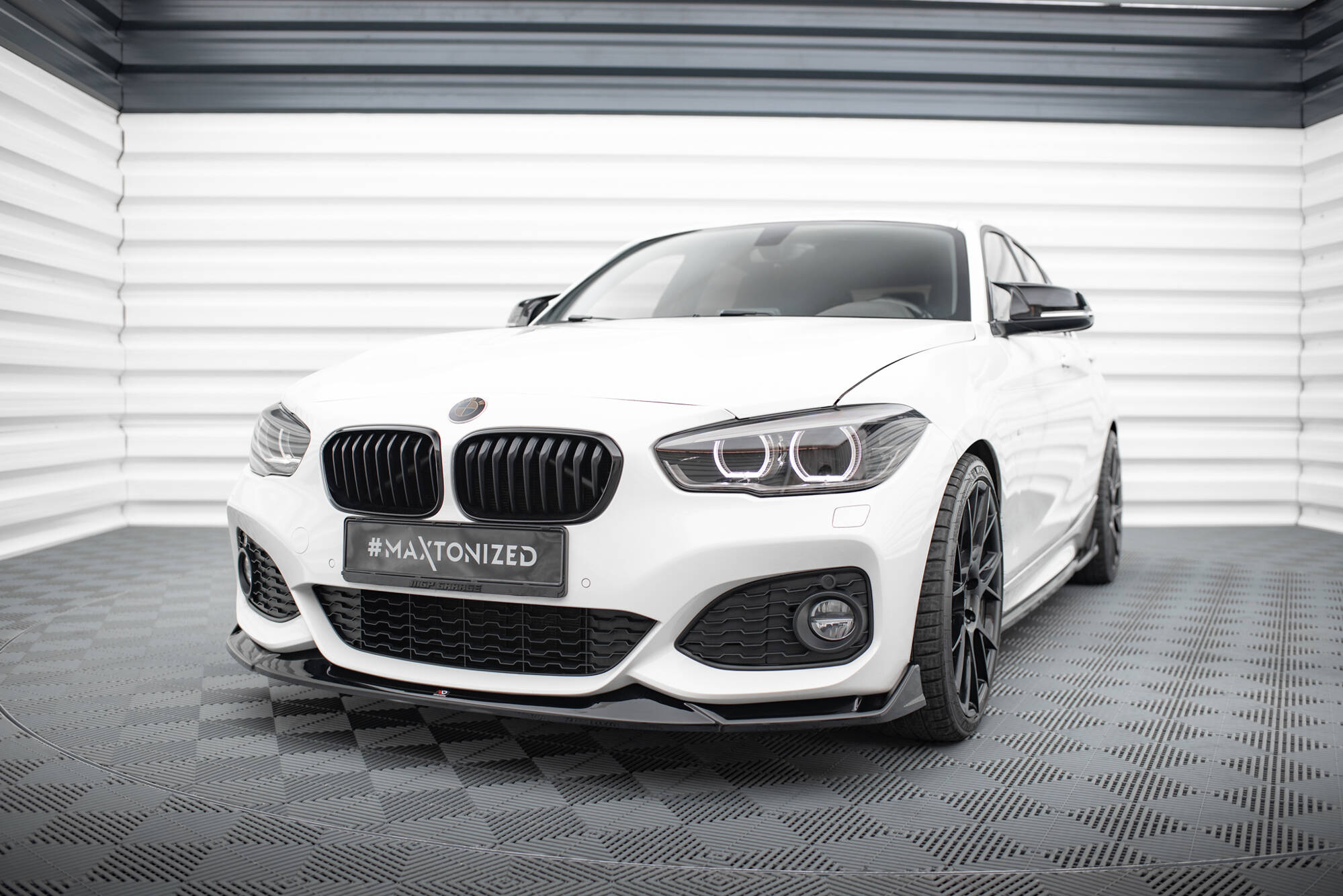 Maxton Design Комплект сплиттеров V.2 для BMW M140i F20 Facelift — изображение 5