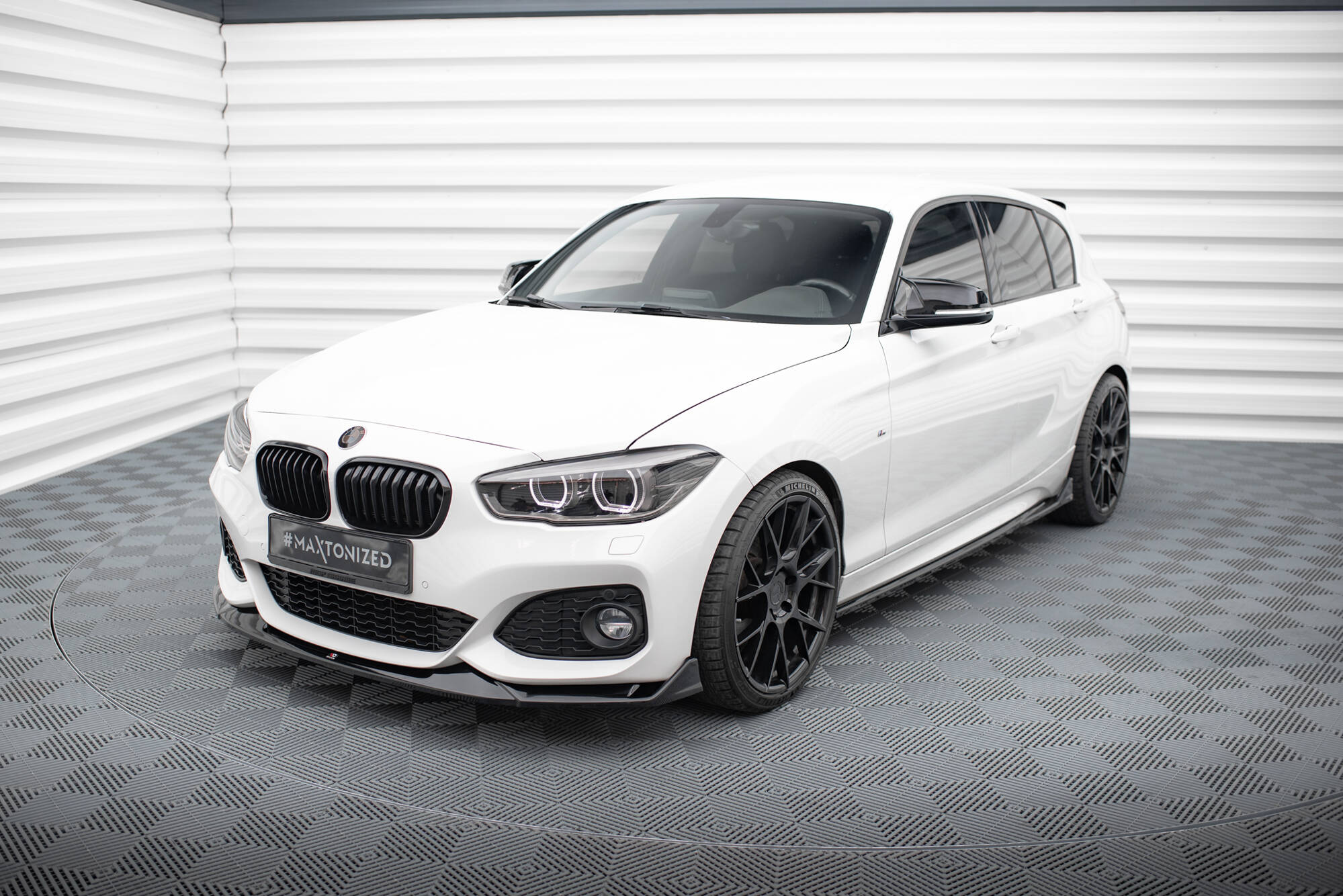 Maxton Design Комплект сплиттеров V.2 для BMW M140i F20 Facelift — изображение 3