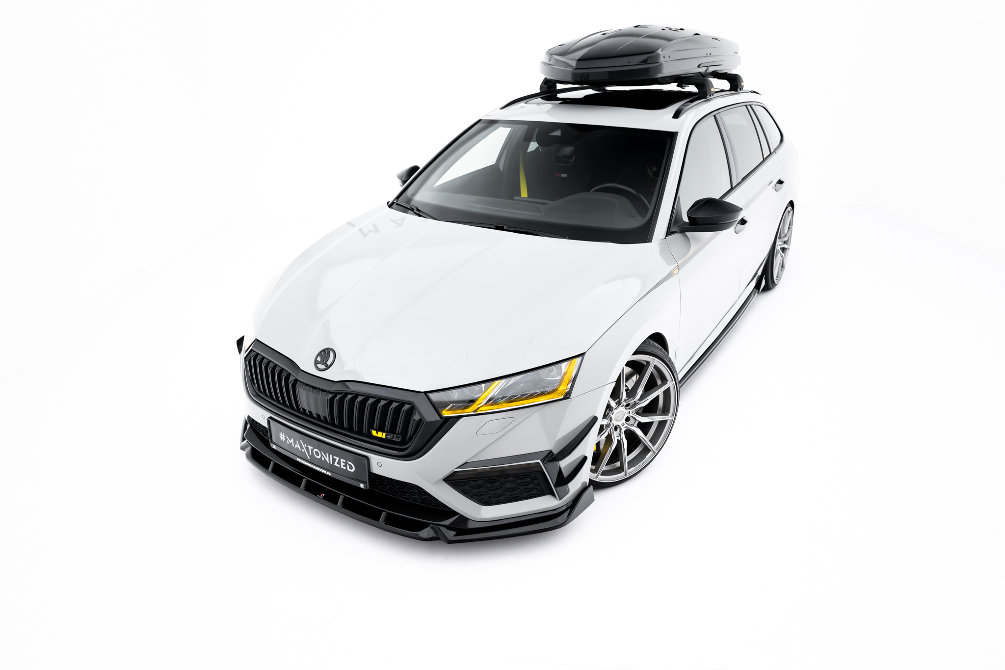 Maxton Design Комплект сплиттеров V.2 для Skoda Octavia RS Combi Mk4 — изображение 4