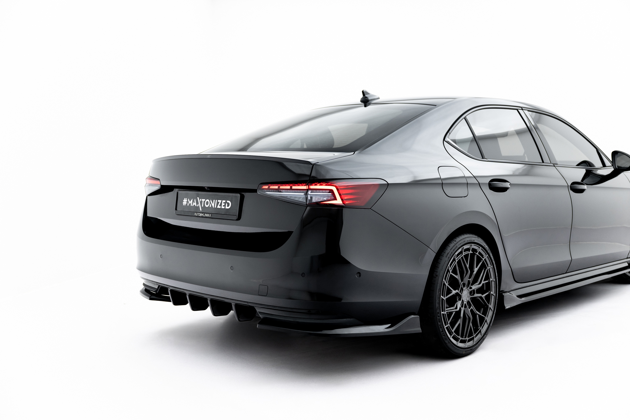 Maxton Design Комплект сплиттеров V.2 для Skoda Superb Sportline Mk4 — изображение 9