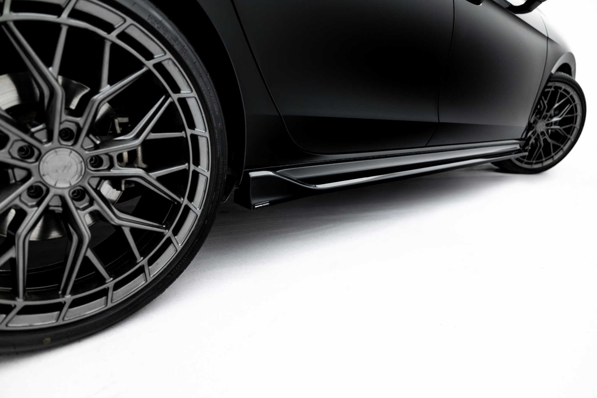 Maxton Design Комплект сплиттеров V.2 для Skoda Superb Sportline Mk4 — изображение 10