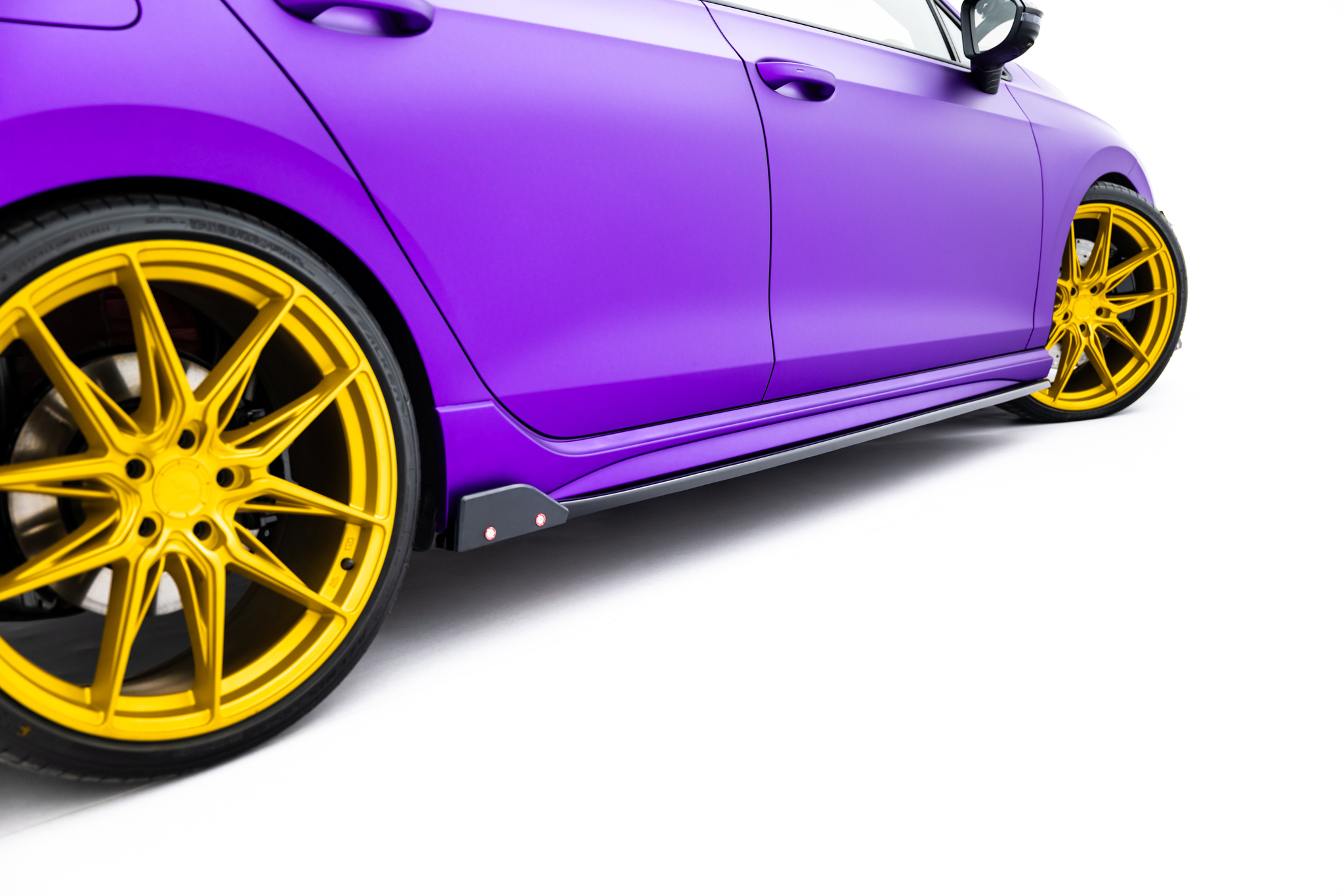 Maxton Design Комплект сплиттеров V.3 для Volkswagen Golf R Hatchback Mk8 Facelift — изображение 6