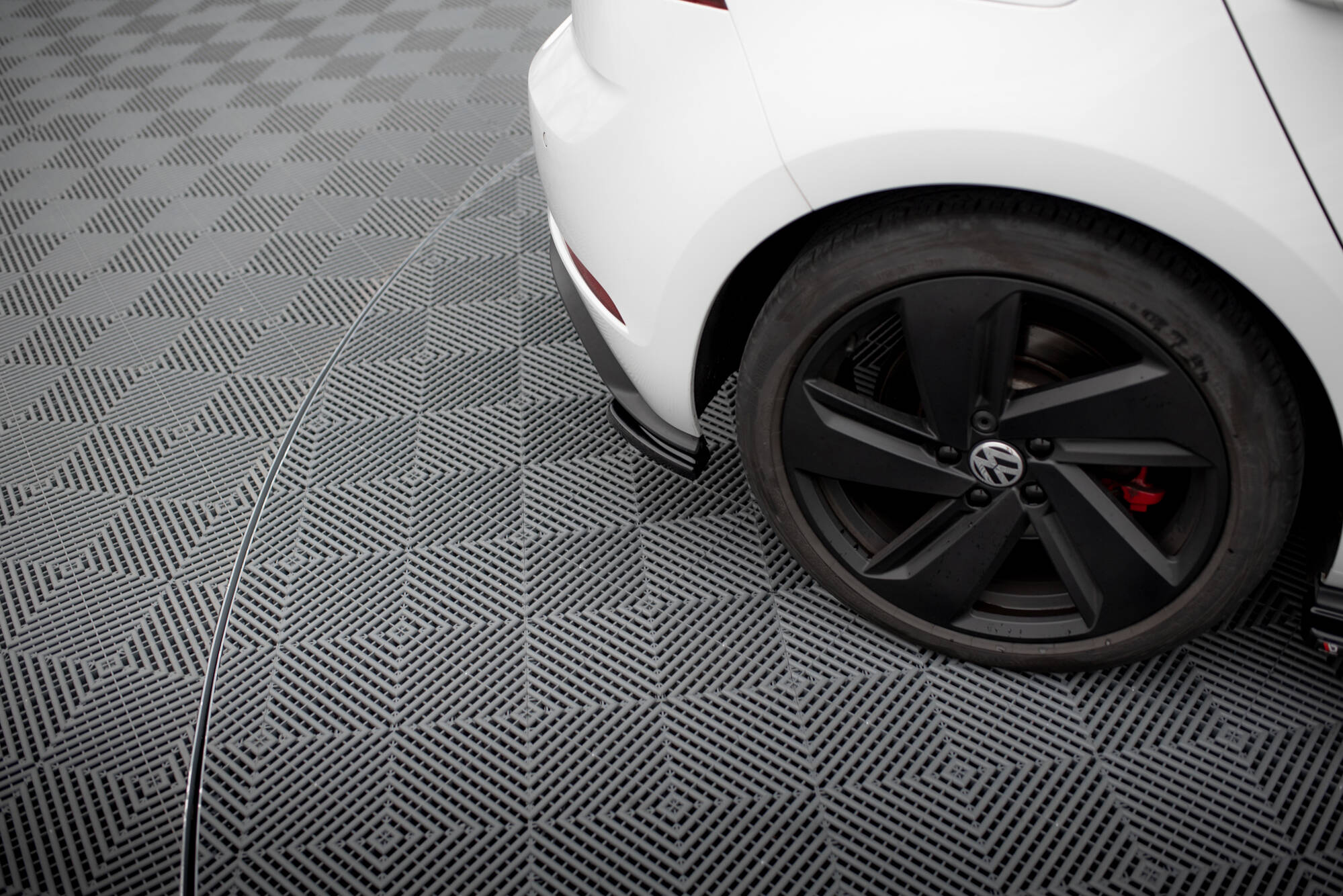 Maxton Design Комплект сплиттеров для Volkswagen Golf GTI Mk7 Facelift — изображение 11