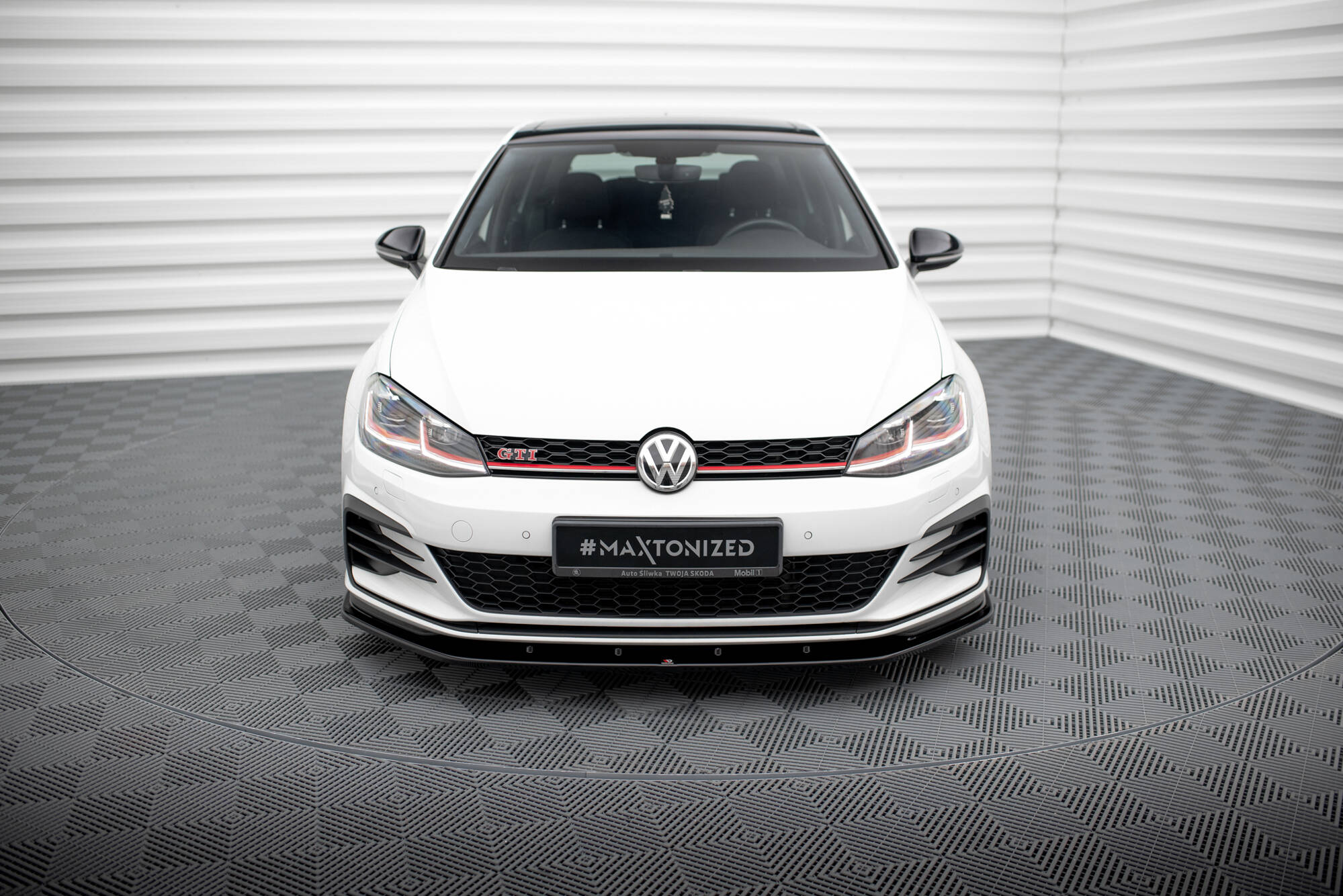 Maxton Design Комплект сплиттеров для Volkswagen Golf GTI Mk7 Facelift — изображение 3