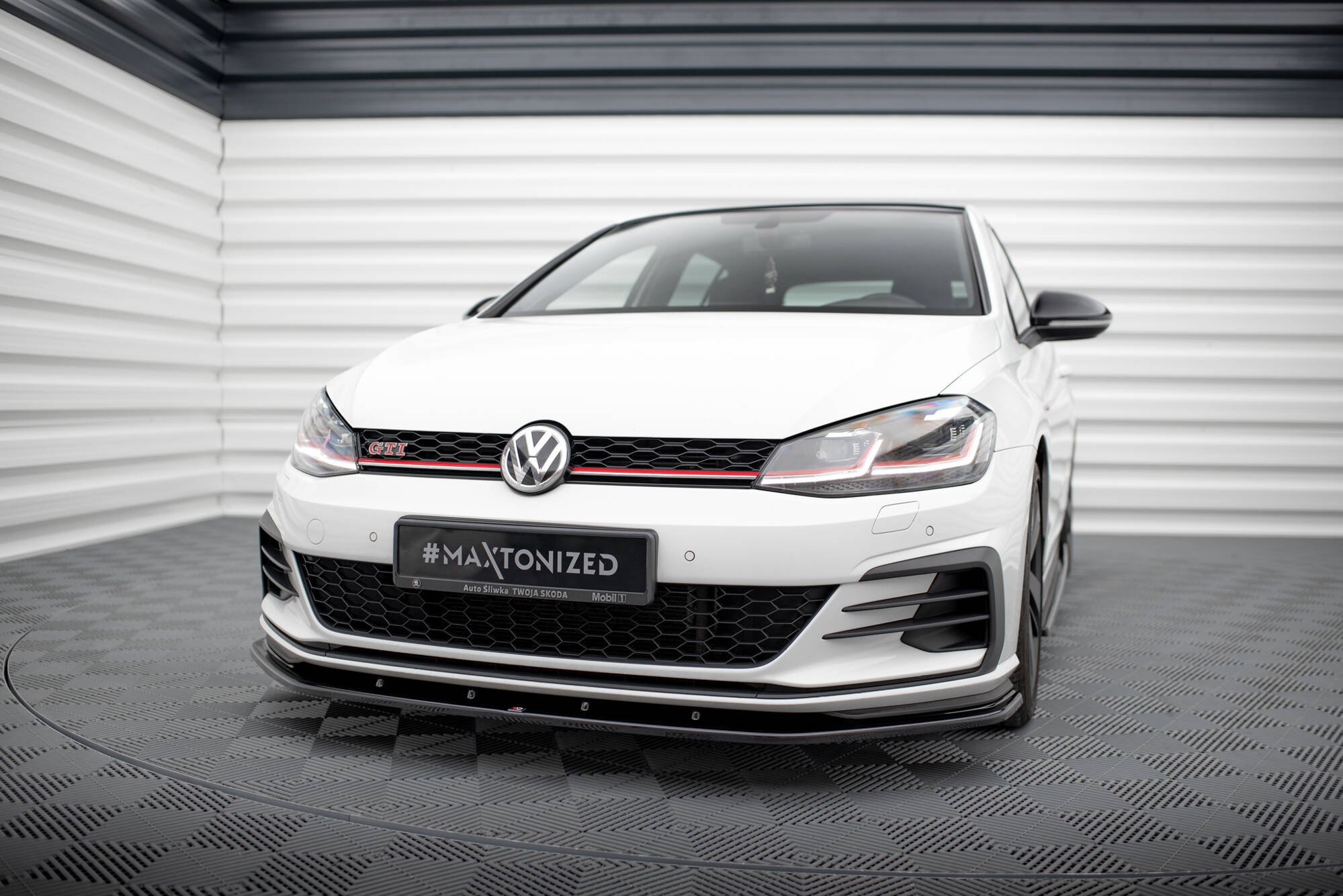 Maxton Design Комплект сплиттеров для Volkswagen Golf GTI Mk7 Facelift — изображение 2