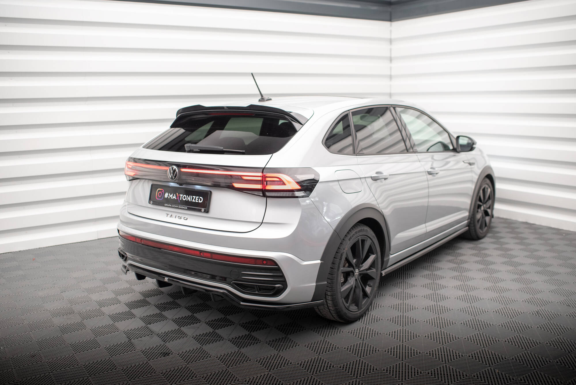 Maxton Design Комплект сплиттеров для Volkswagen Taigo R-Line Mk1 — изображение 10