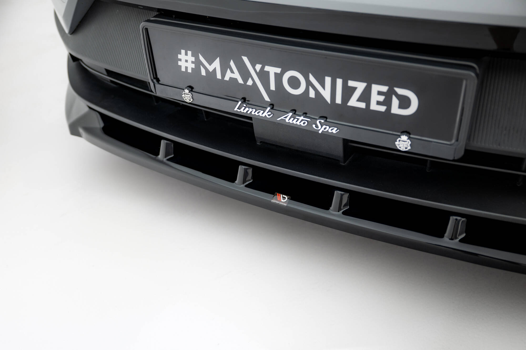 Maxton Design Комплект сплиттеров для Volvo EX30 Mk1 — изображение 3