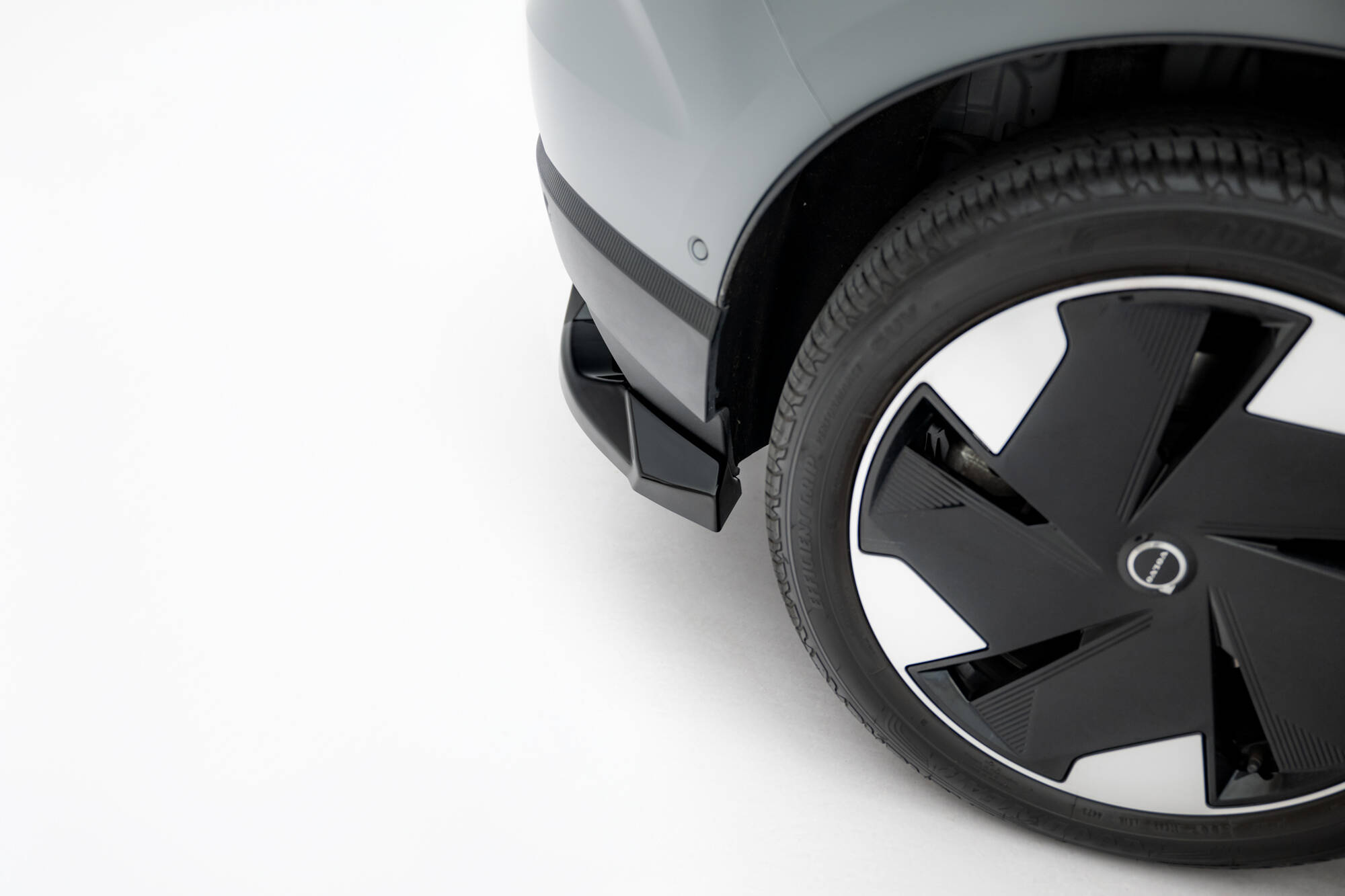 Maxton Design Комплект сплиттеров для Volvo EX30 Mk1 — изображение 9