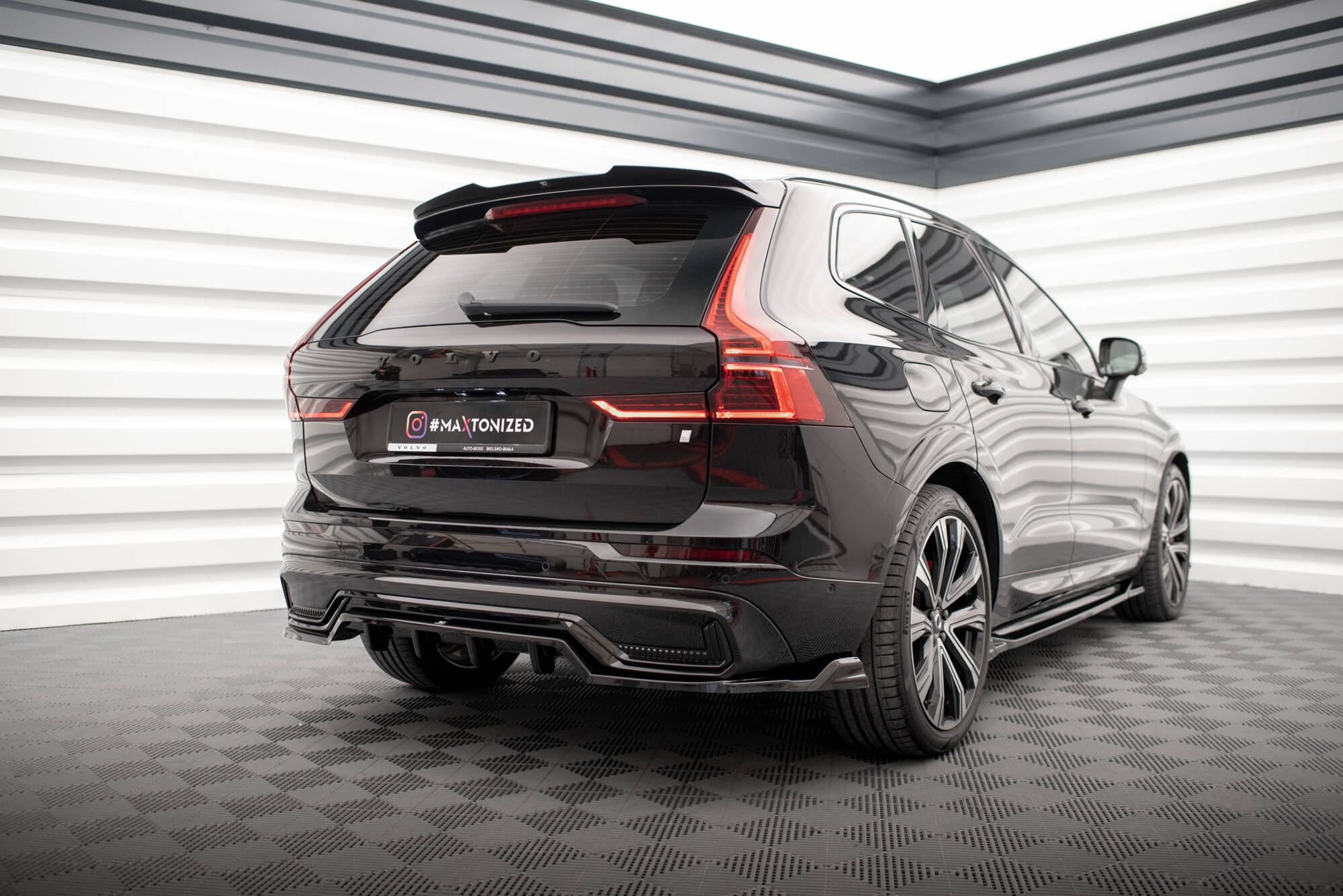 Maxton Design Комплект сплиттеров для Volvo XC60 R-Design Mk2 Facelift — изображение 7