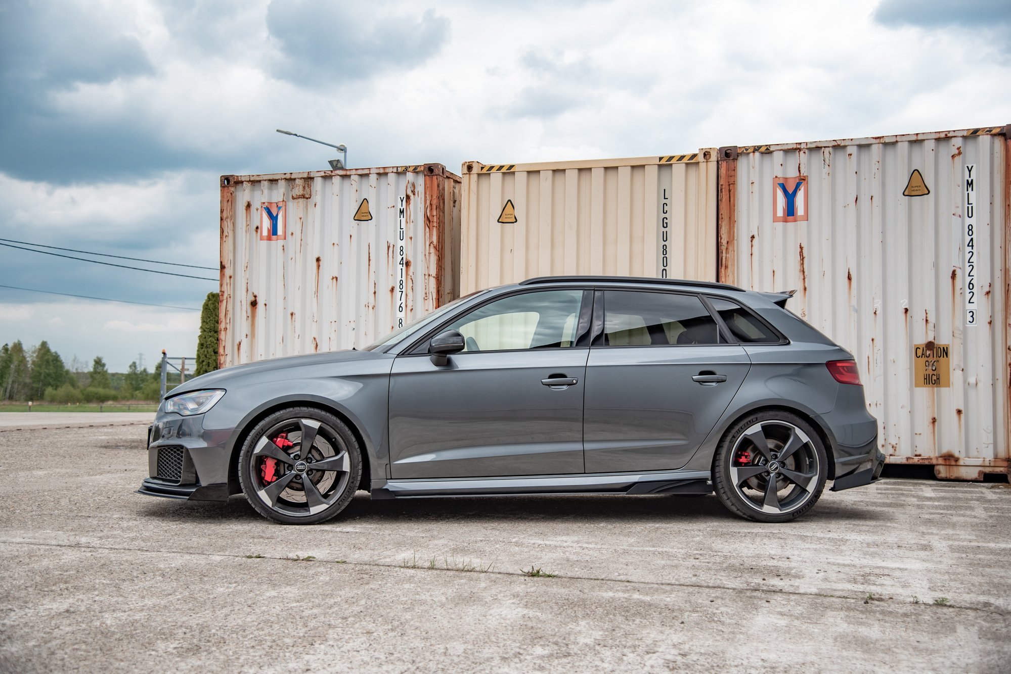 Maxton Design Боковые накладки на бампер Audi RS3 8V Sportback — изображение 2