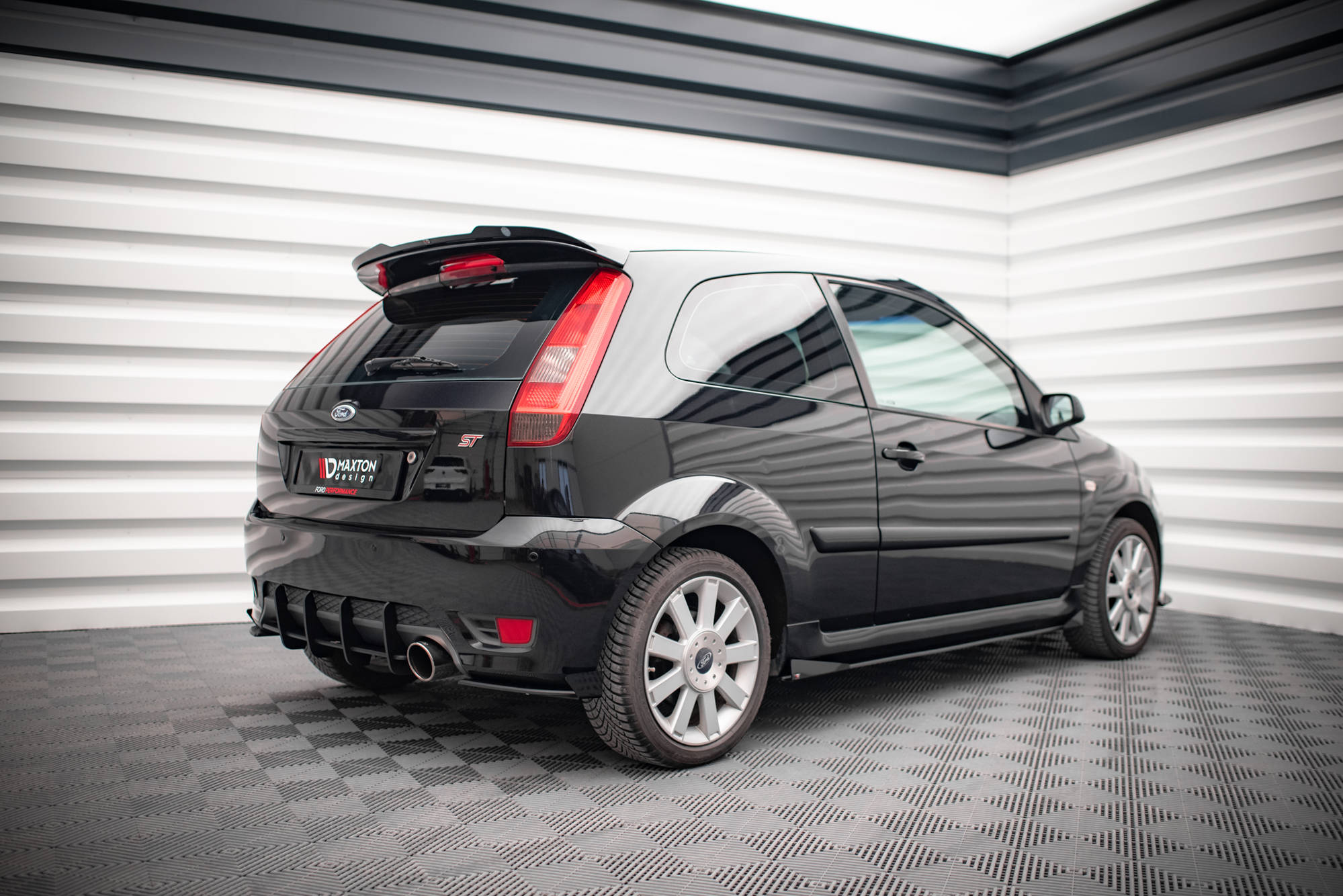 Maxton Design Боковые брызговики Ford Fiesta ST Mk6 — изображение 2