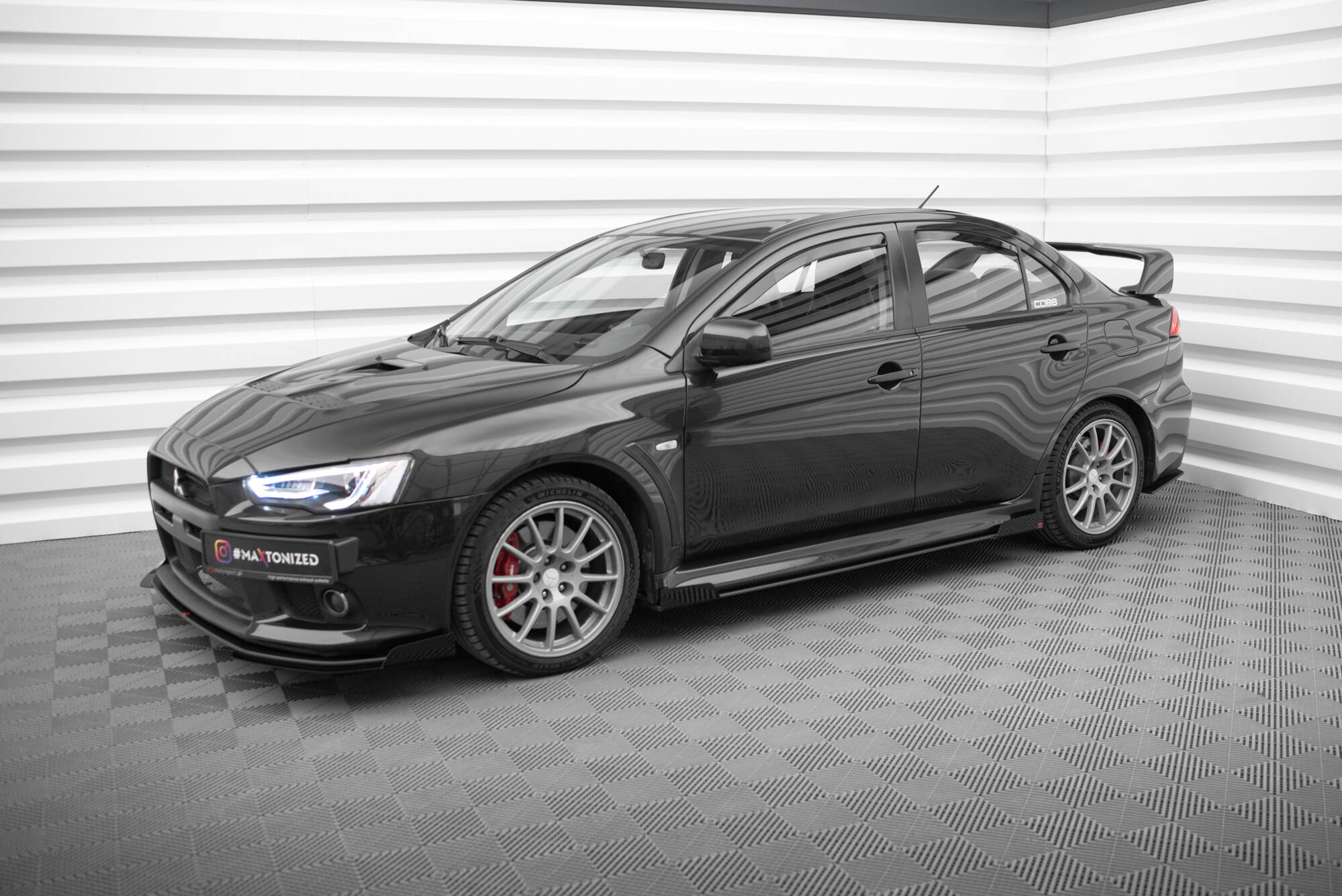 Maxton Design Боковые накладки Mitsubishi Lancer EVO X — изображение 2