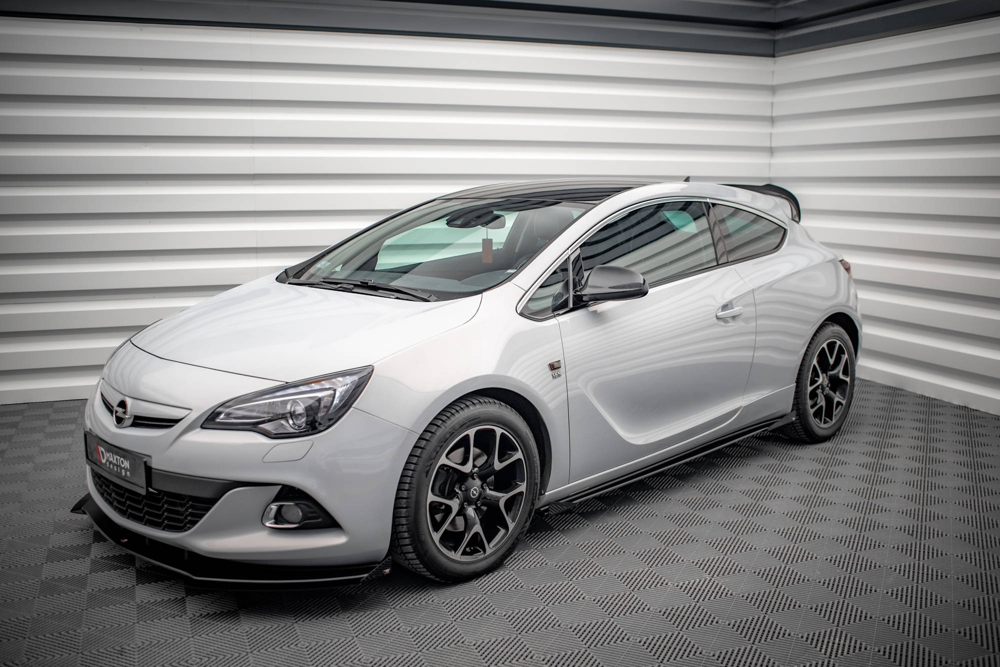 Maxton Design Боковые накладки Opel Astra GTC OPC-Line J — изображение 2