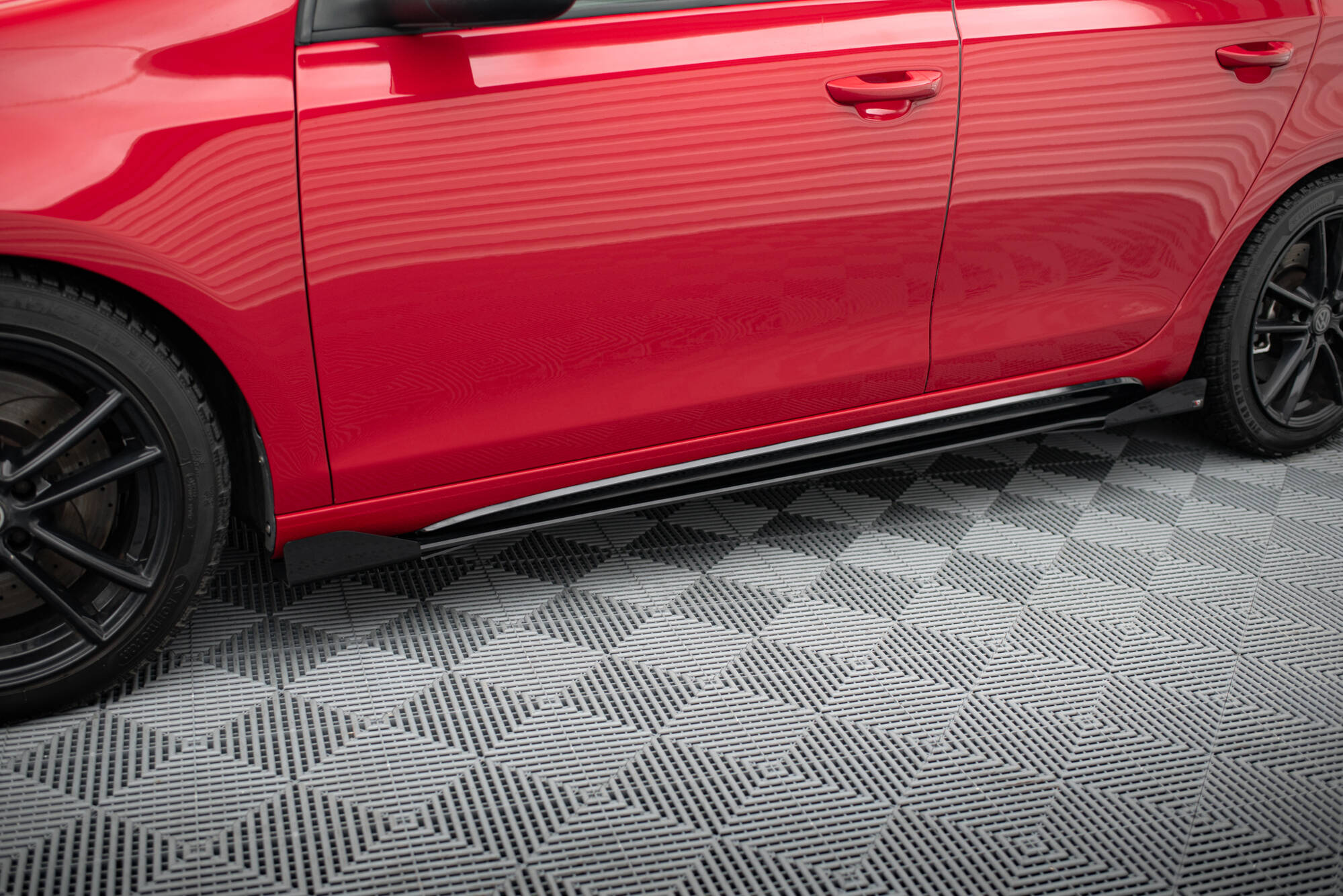 Maxton Design Боковые брызговики Volkswagen Golf GTI Mk6 — изображение 3