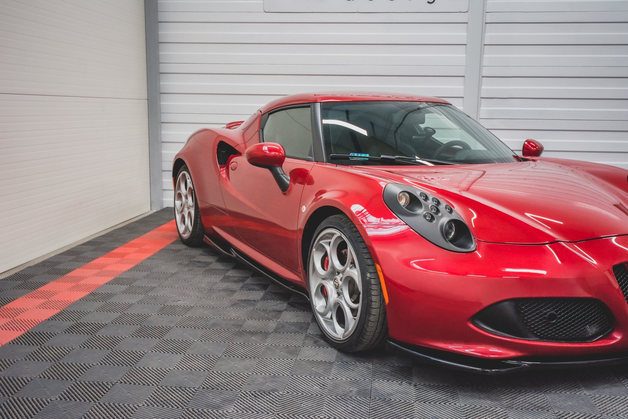 Maxton Design Боковые диффузоры для Alfa Romeo 4C — изображение 2