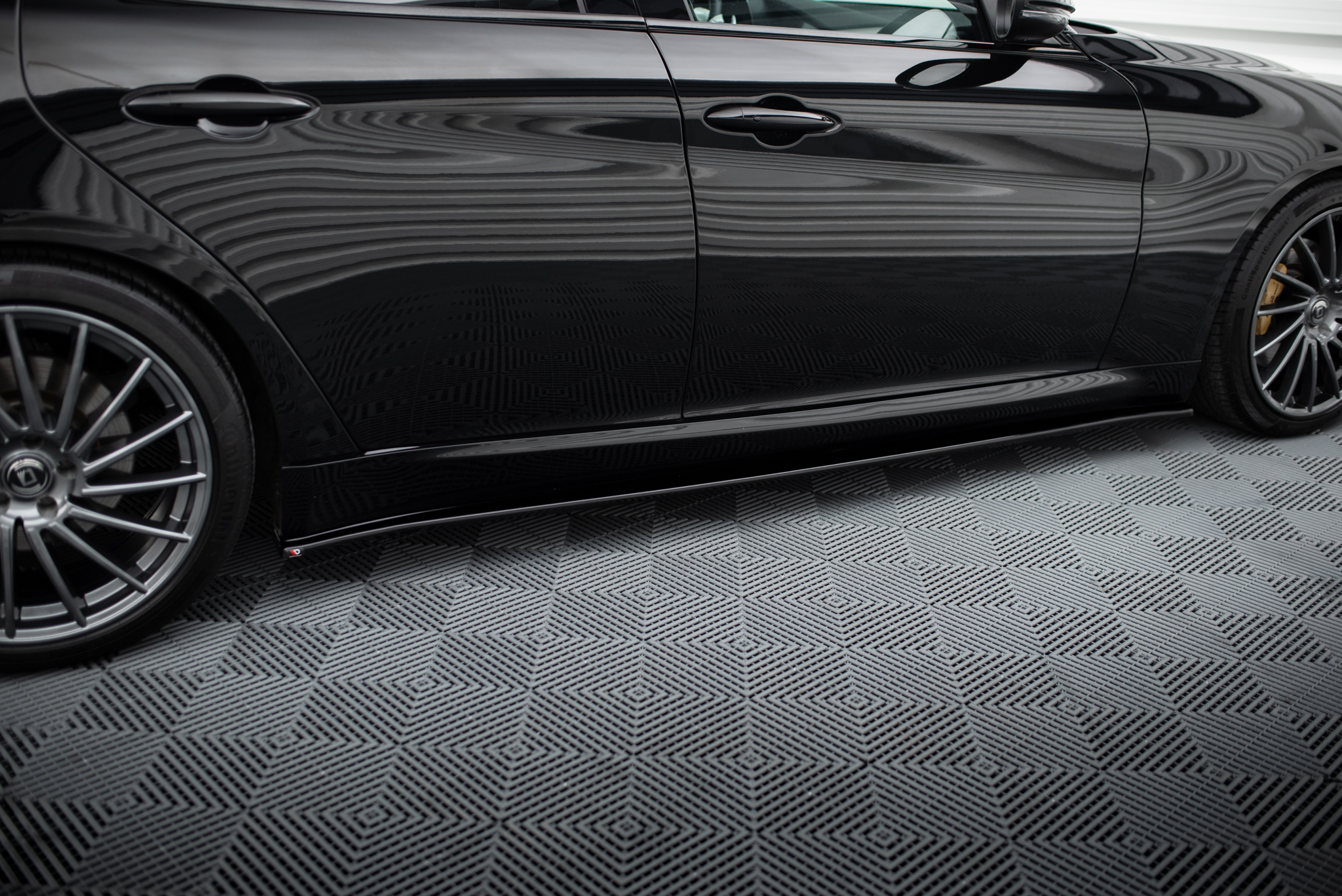 Maxton Design Боковые юбки Диффузоры Alfa Romeo Giulia Veloce — изображение 2