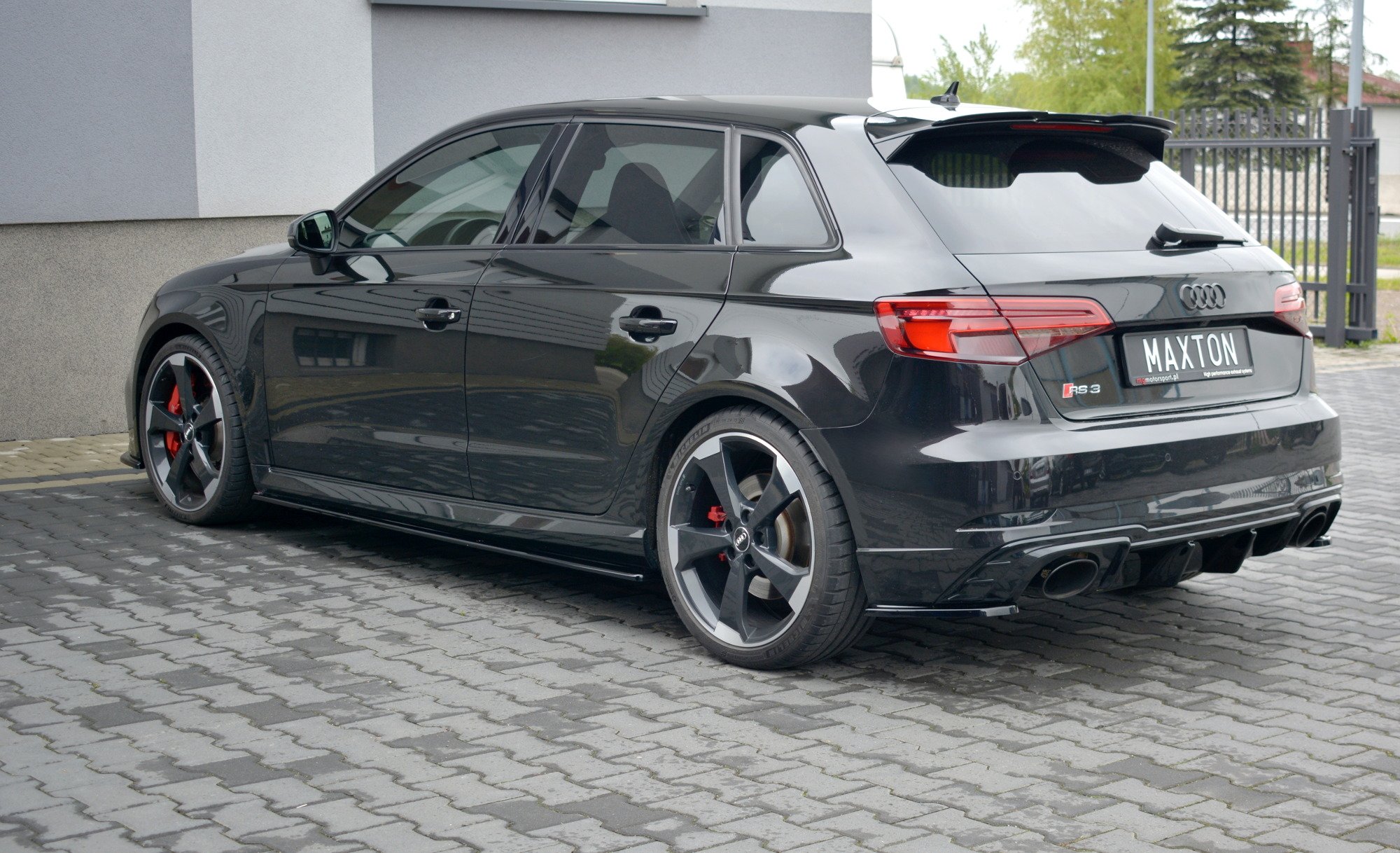 Maxton Design Боковые пороги и диффузоры для Audi RS3 Sportback 8V Facelift — изображение 2