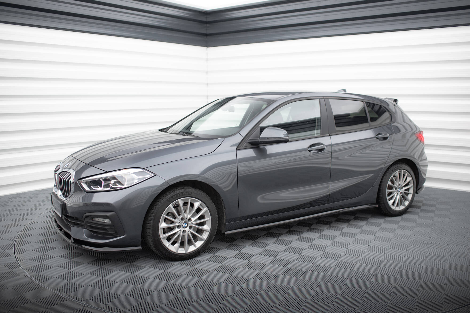 Maxton Design Боковые пороги и диффузоры для BMW 1 F40 — изображение 2