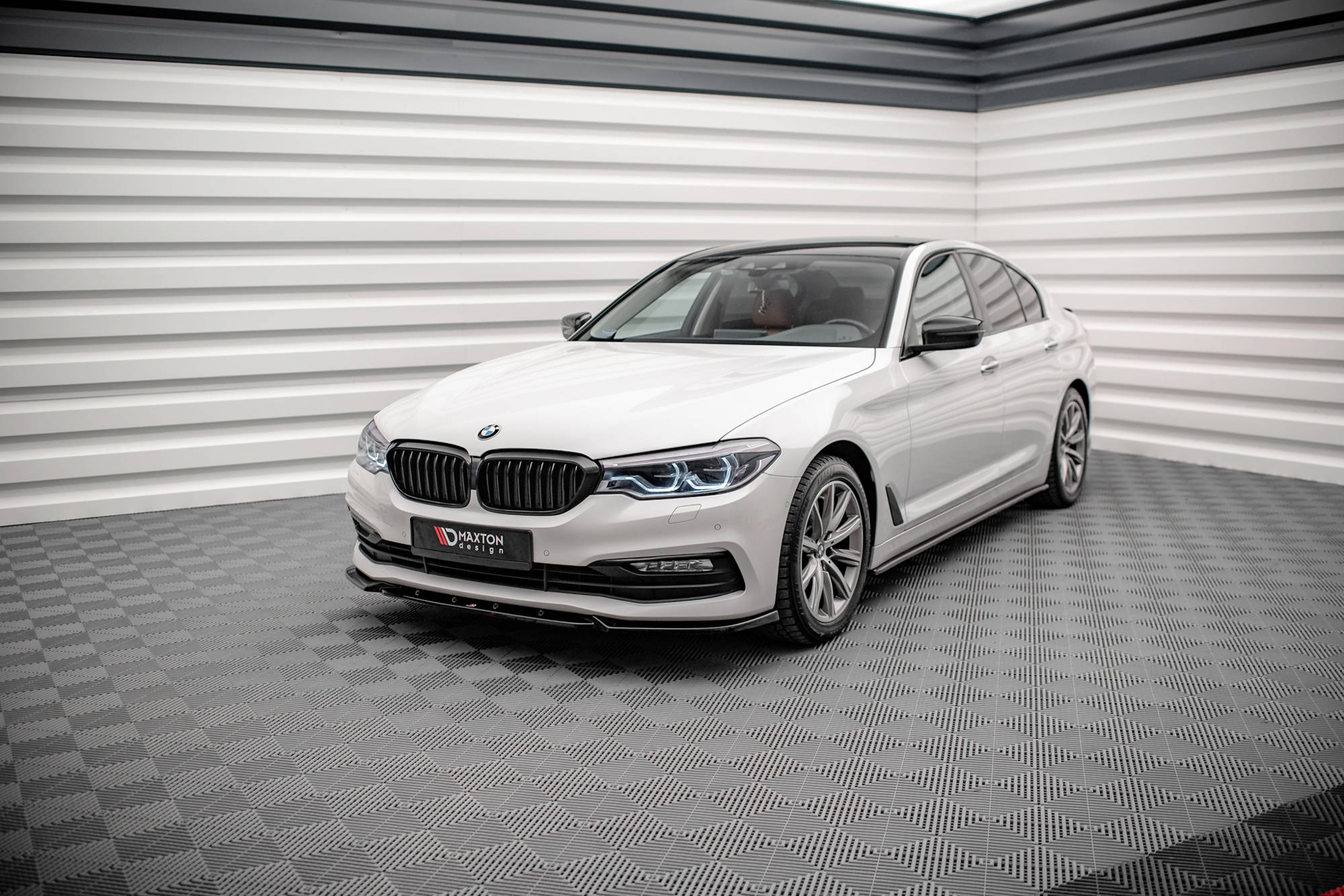 Maxton Design Боковые диффузоры для BMW 5 G30 / G31 — изображение 3
