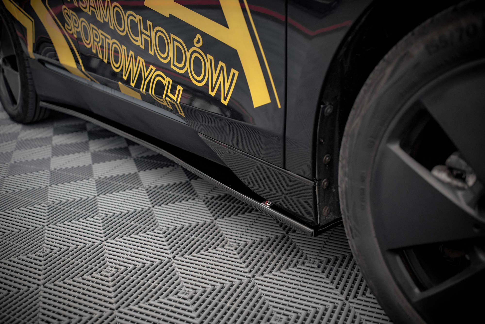 Maxton Design Боковые пороги и диффузоры для BMW i3 Mk1 после рестайлинга — изображение 2