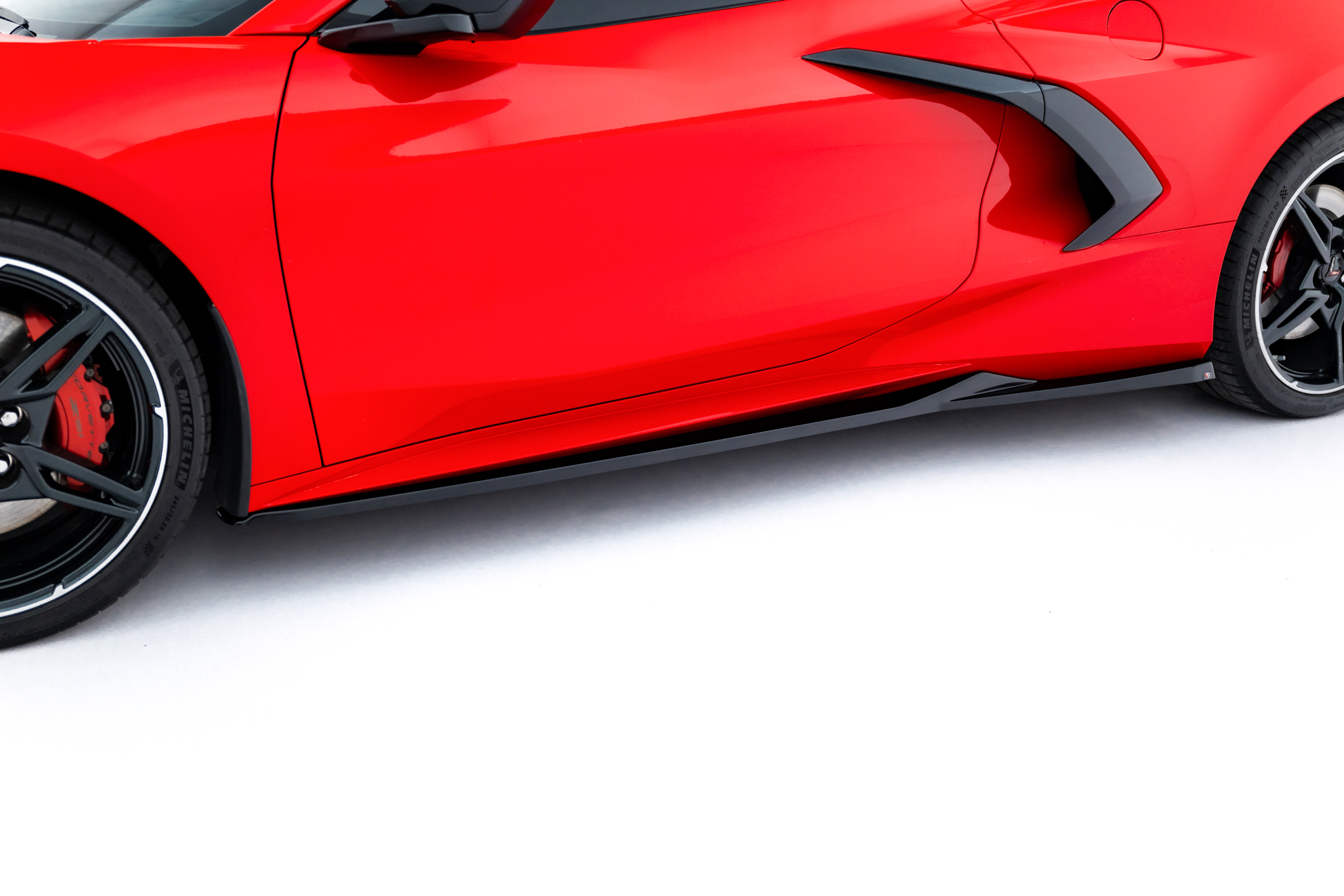 Maxton Design Боковые пороги и диффузоры для Chevrolet Corvette C8