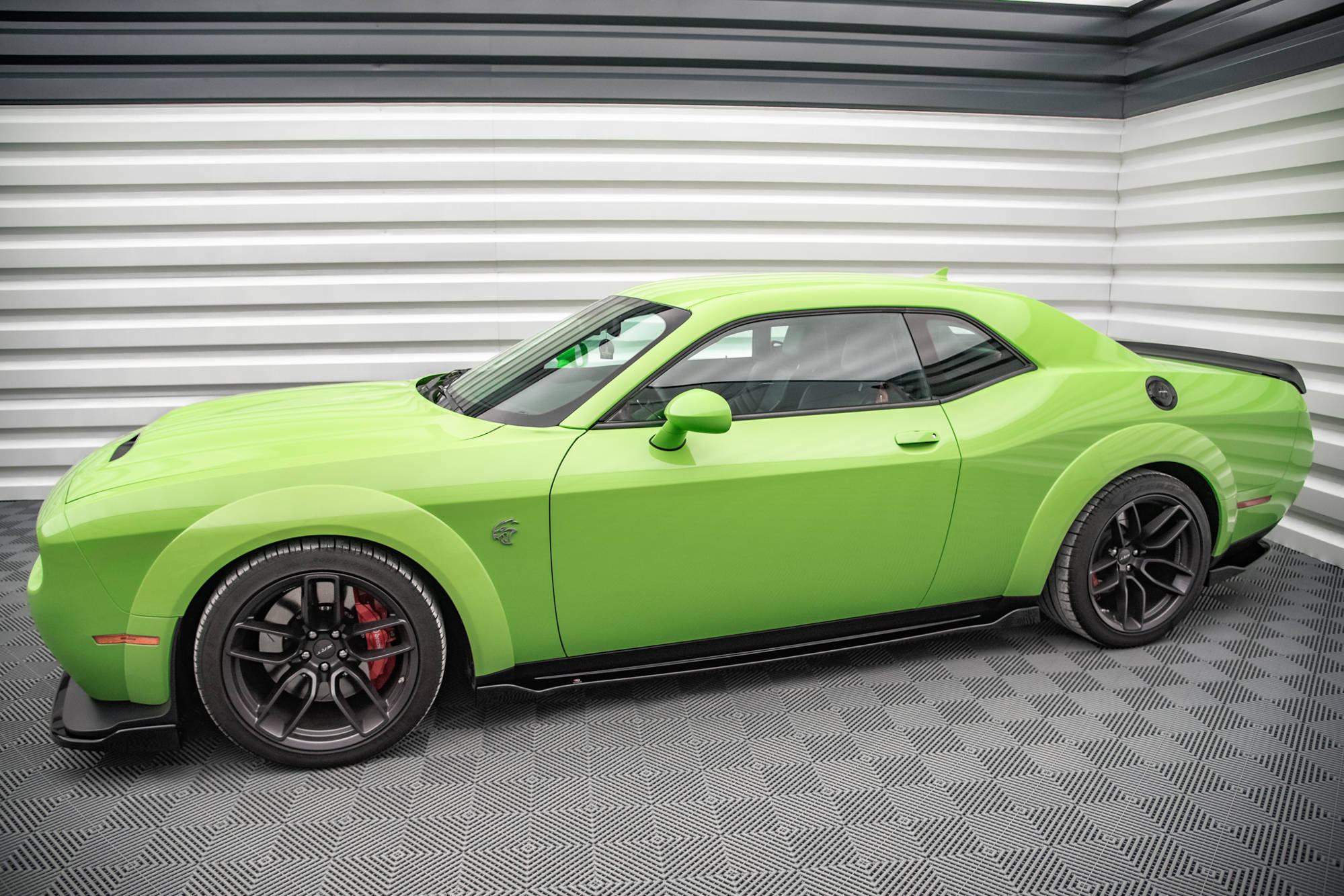 Maxton Design Боковые пороги и диффузоры для Dodge Challenger SRT Hellcat Widebody Mk3 — изображение 3