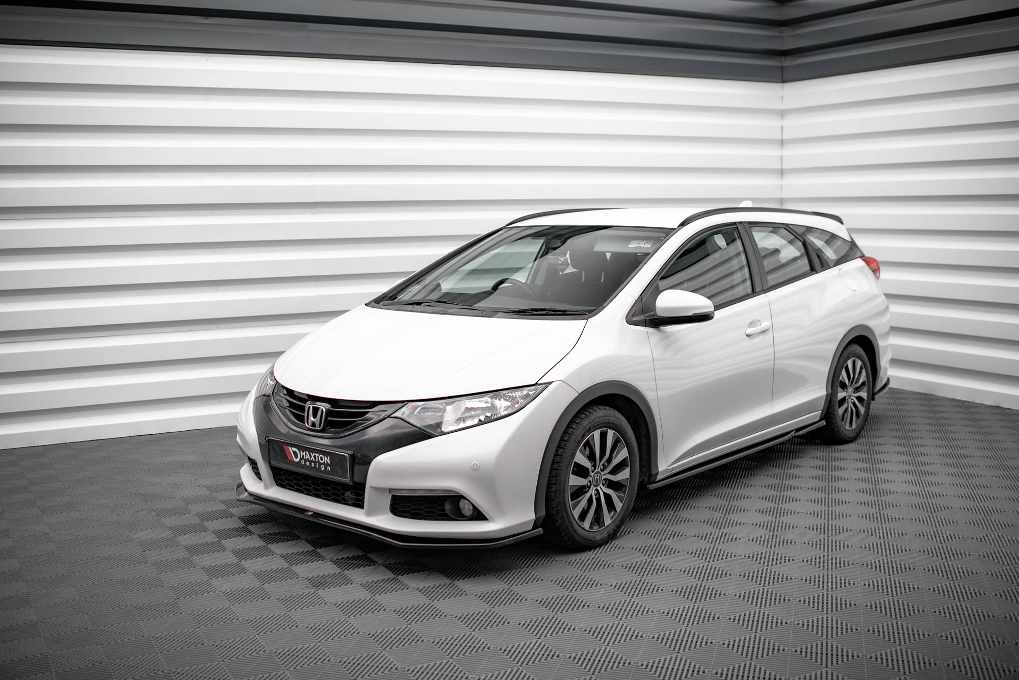 Maxton Design Боковые пороги и диффузоры для Honda Civic Mk9 — изображение 2