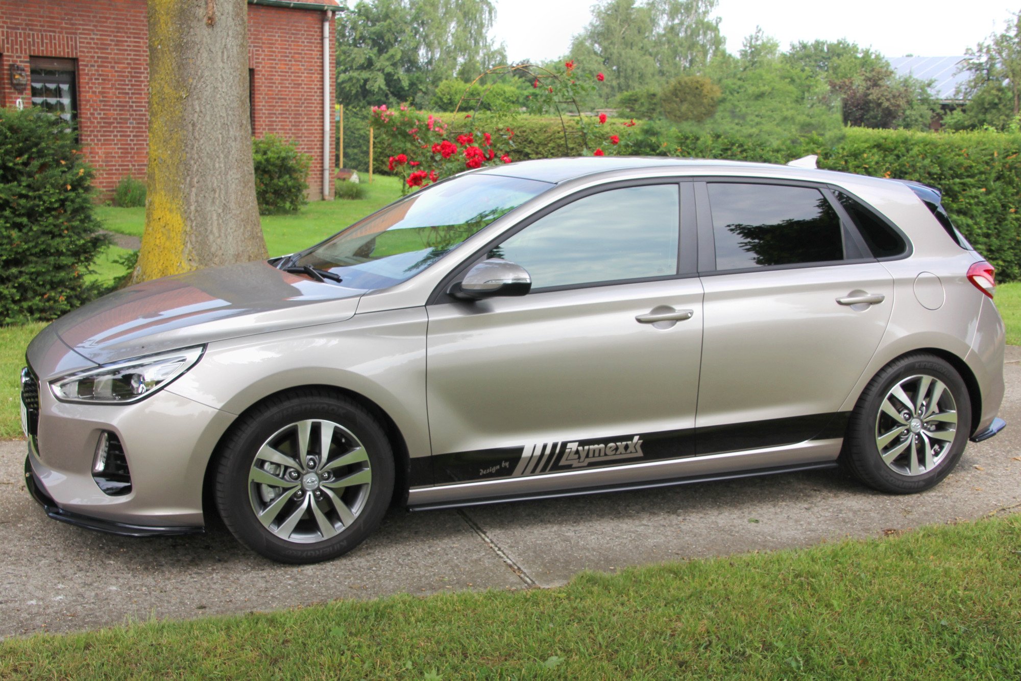 Maxton Design Боковые юбки и диффузоры для Hyundai I30 MK3 хэтчбек — изображение 3