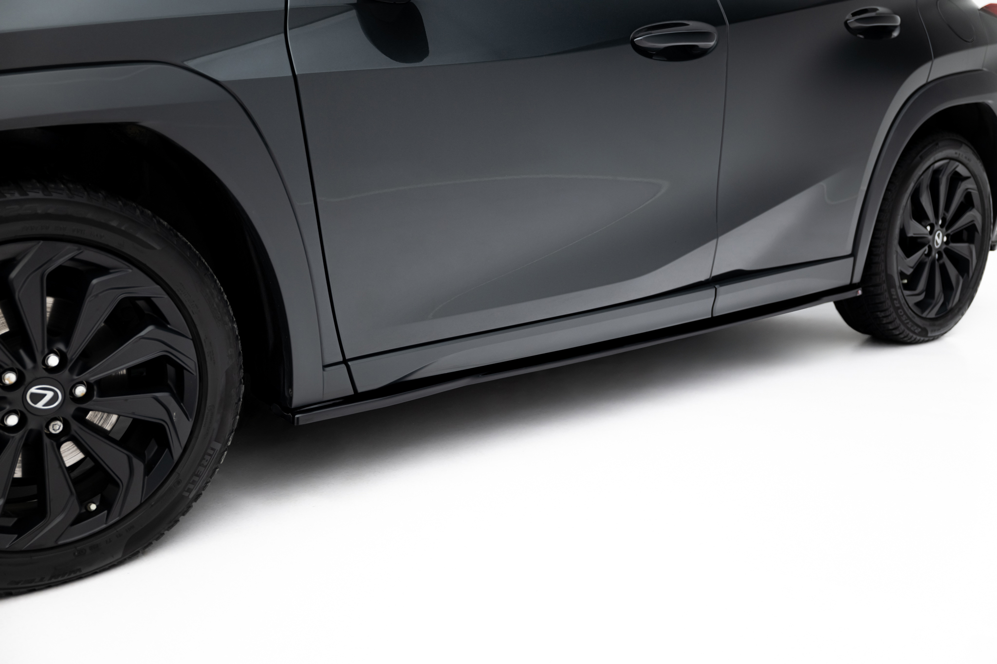 Maxton Design Боковые диффузоры Lexus UX F-Sport Mk1 — изображение 4