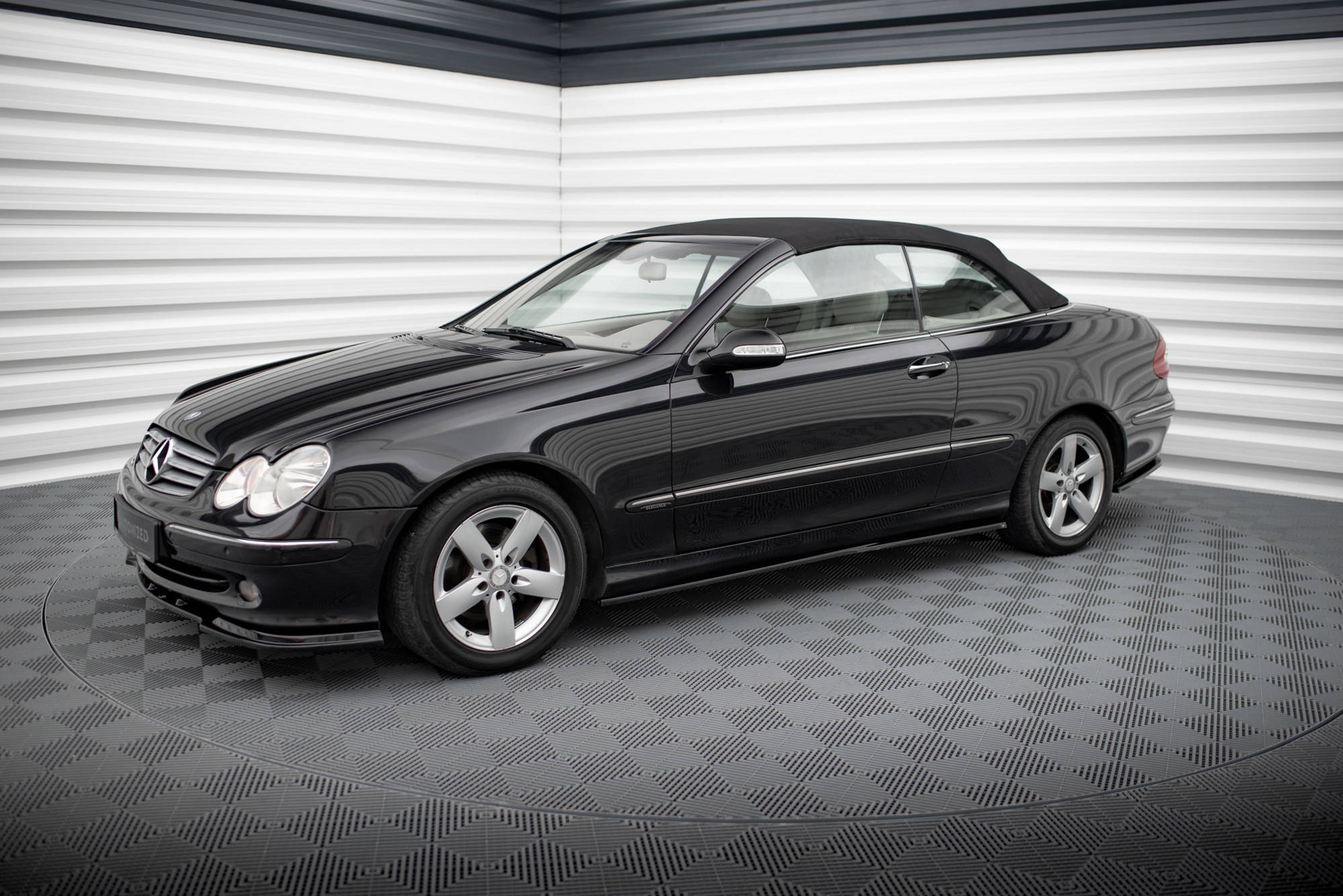 Maxton Design Боковые диффузоры Mercedes-Benz CLK W209 — изображение 3