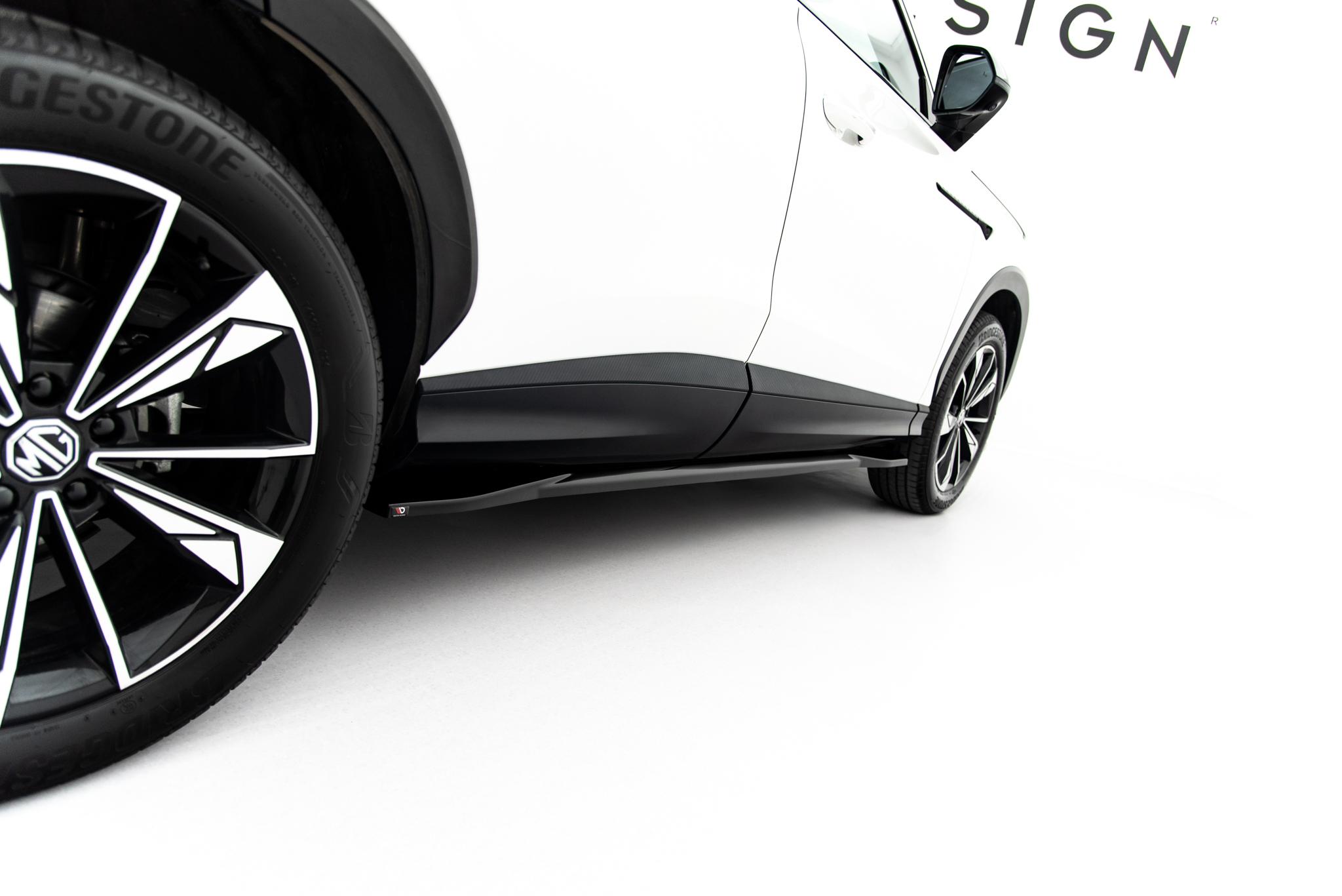 Maxton Design Боковые пороги и диффузоры для MG HS Mk2 — изображение 2