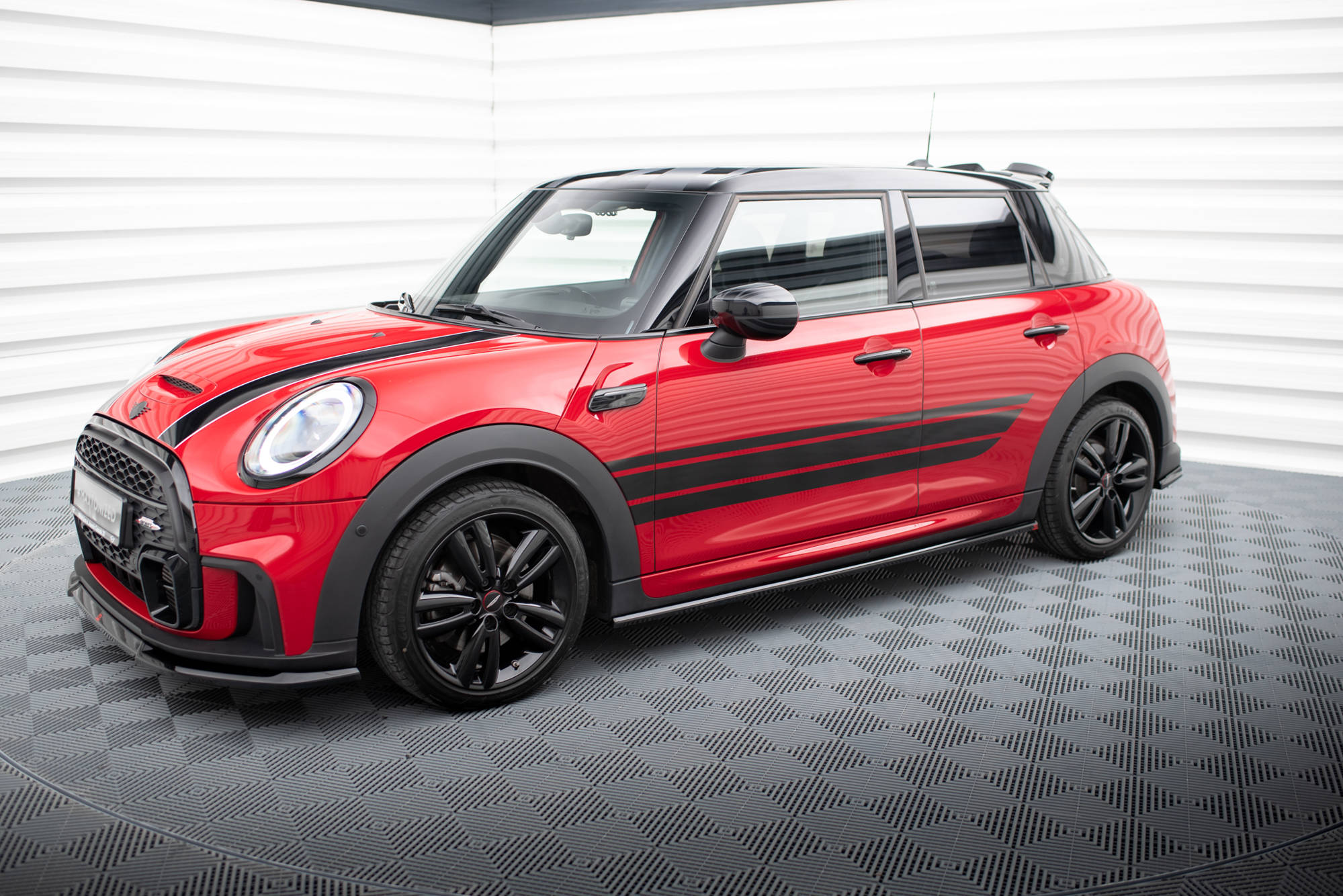 Maxton Design Боковые пороги и диффузоры для Mini Cooper S John Cooper Works F55 Facelift — изображение 3
