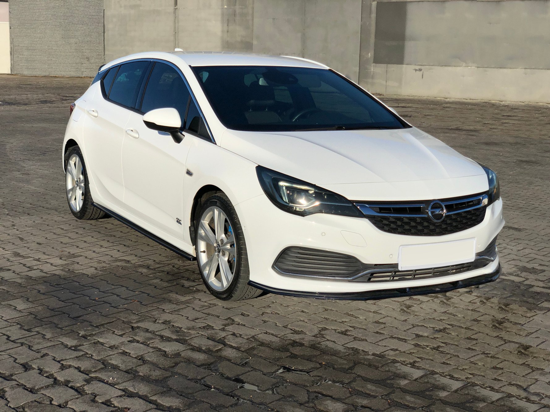 Maxton Design Боковые юбки, диффузоры Opel Astra K Opc-Line — изображение 4