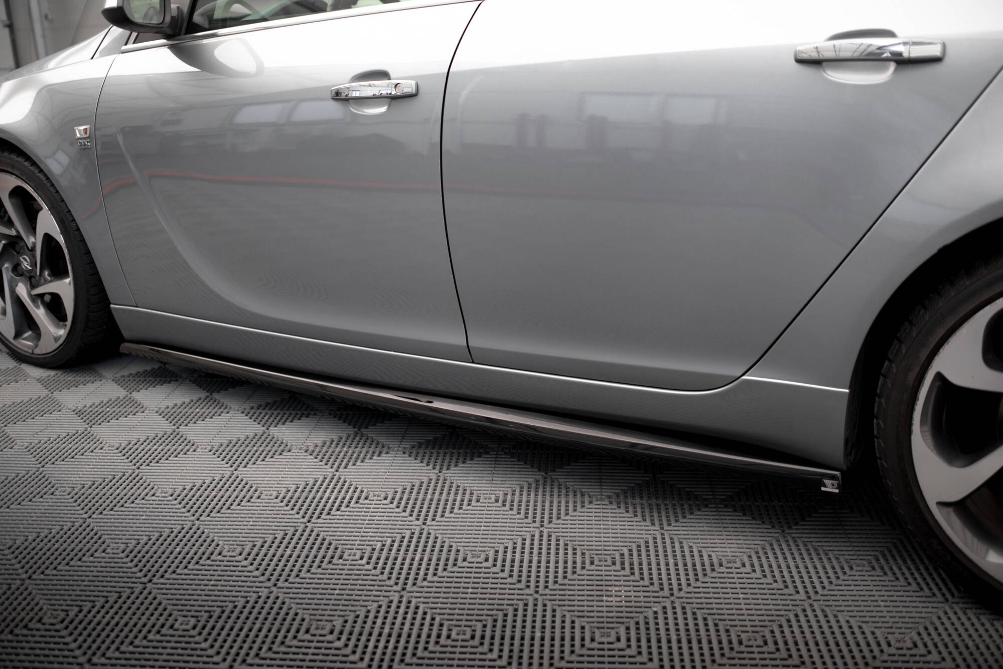 Maxton Design Боковые диффузоры Opel Insignia OPC-Line Mk1 — изображение 2