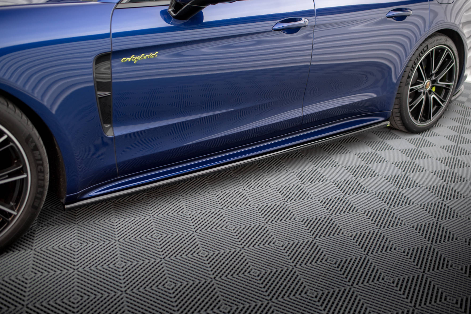 Maxton Design Боковые пороги и диффузоры для Porsche Panamera E-Hybrid 971 (рестайлинг).