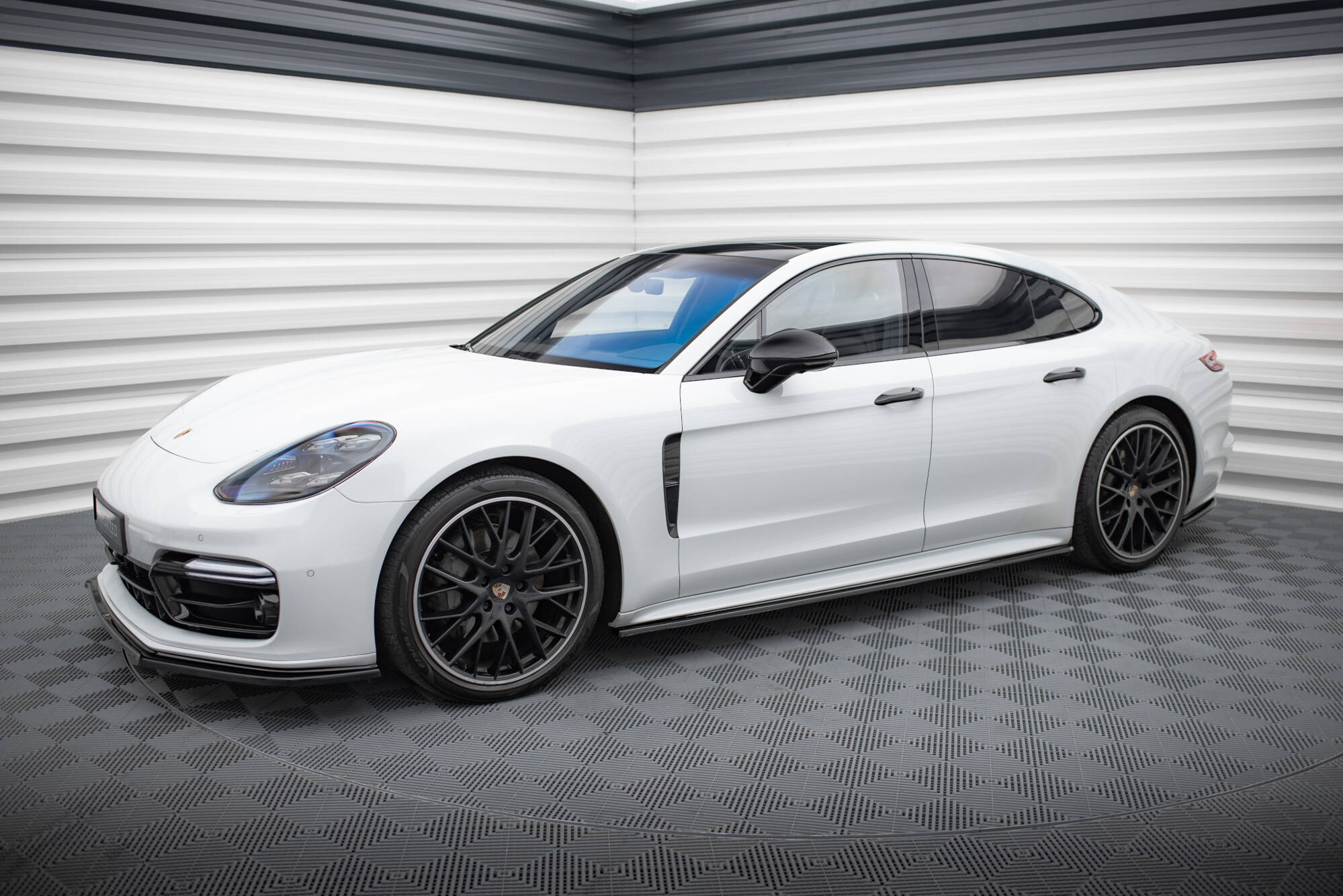 Maxton Design Боковые диффузоры для Porsche Panamera GTS 971 — изображение 2