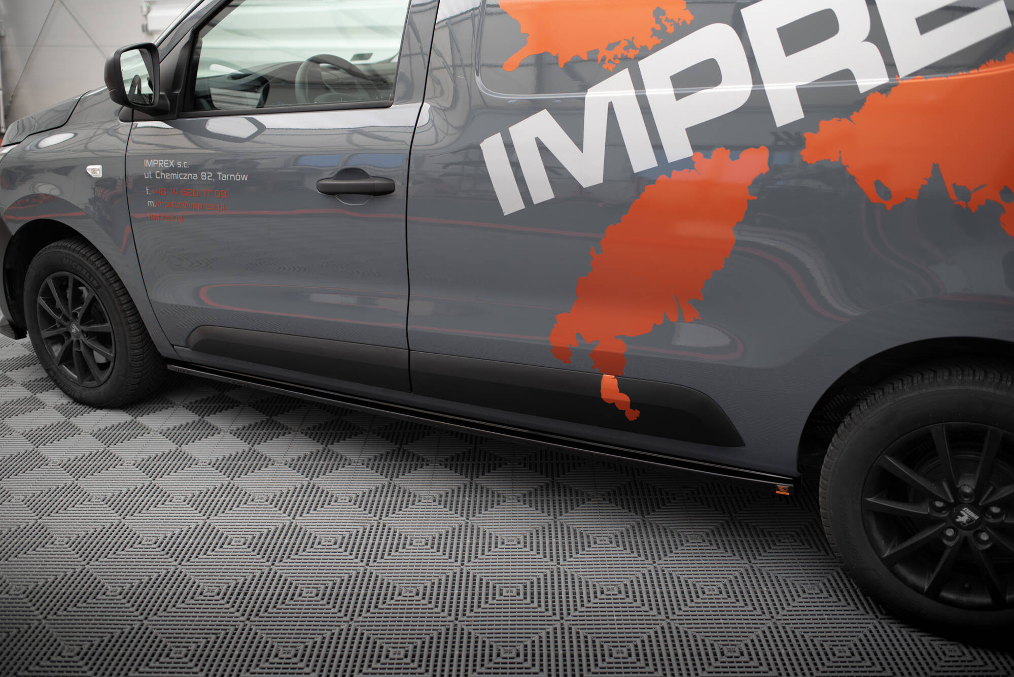 Maxton Design Боковые пороги и диффузоры для Renault Express Mk2 — изображение 3