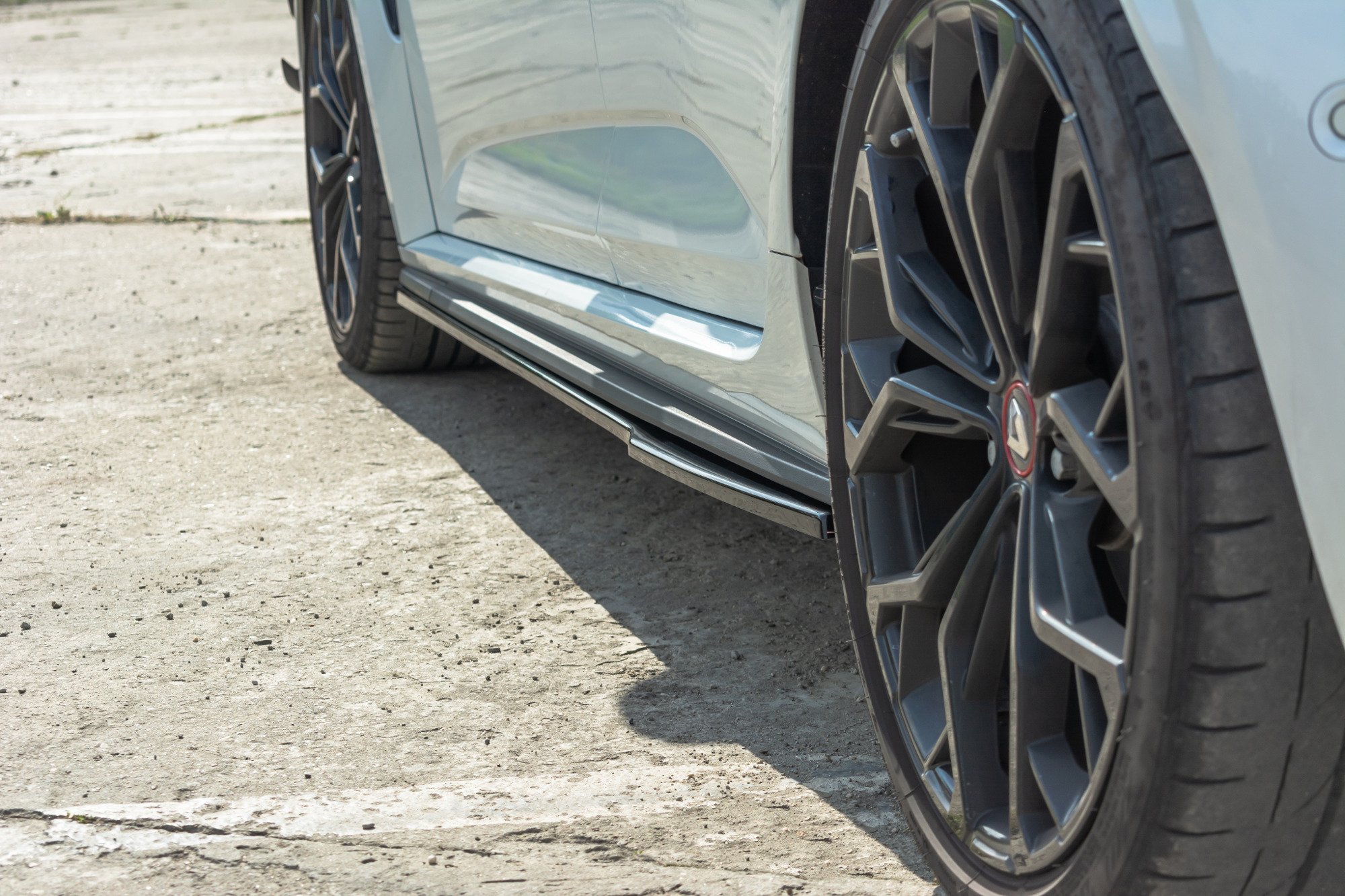 Maxton Design Боковые юбки и диффузоры Renault Megane IV RS — изображение 4