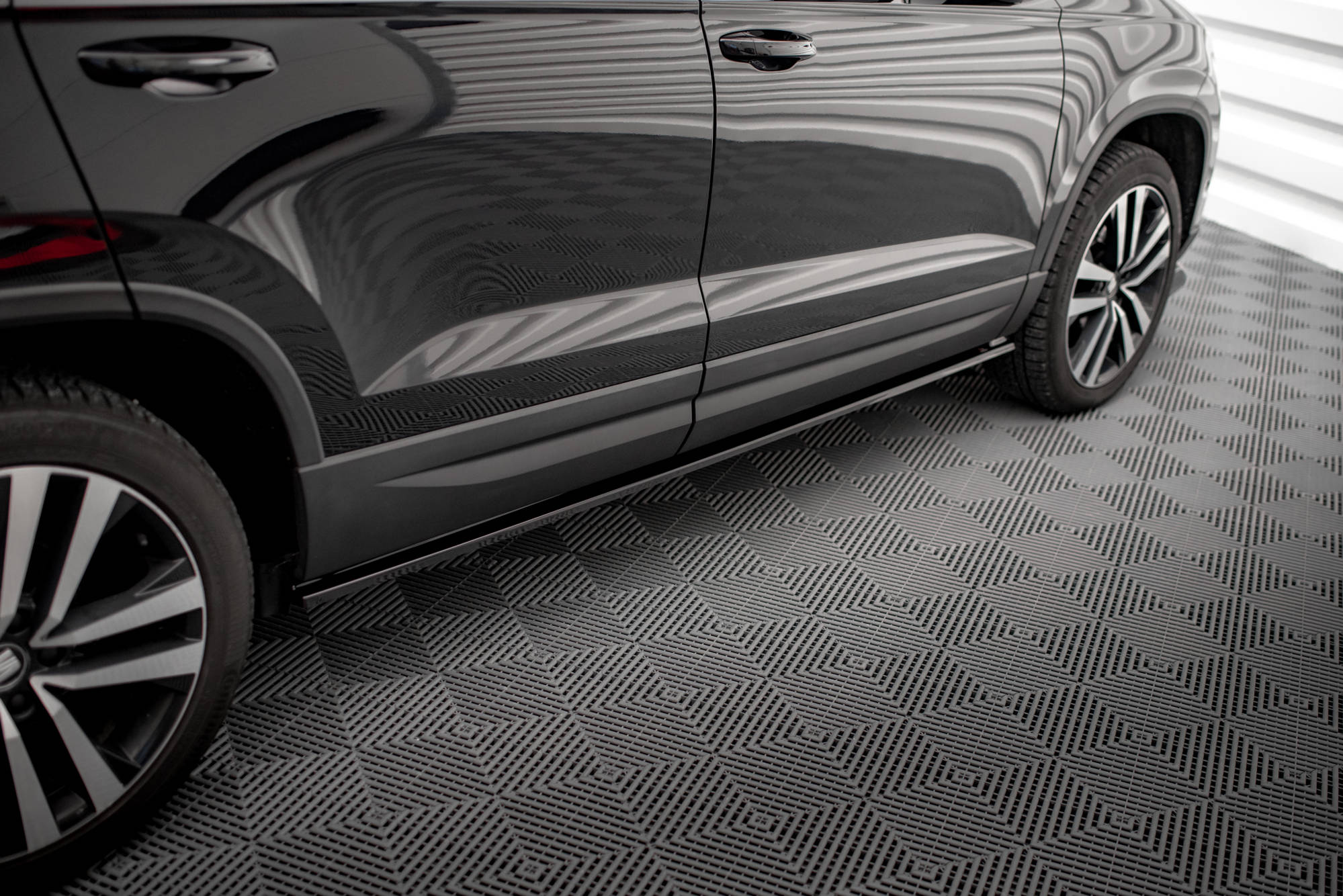 Maxton Design Боковые пороги, диффузоры, сиденья Ateca Mk1 — изображение 2