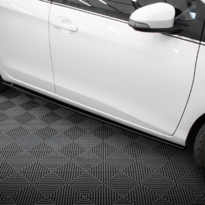 Maxton Design Боковые пороги и диффузоры для Toyota Yaris Mk3 после рестайлинга