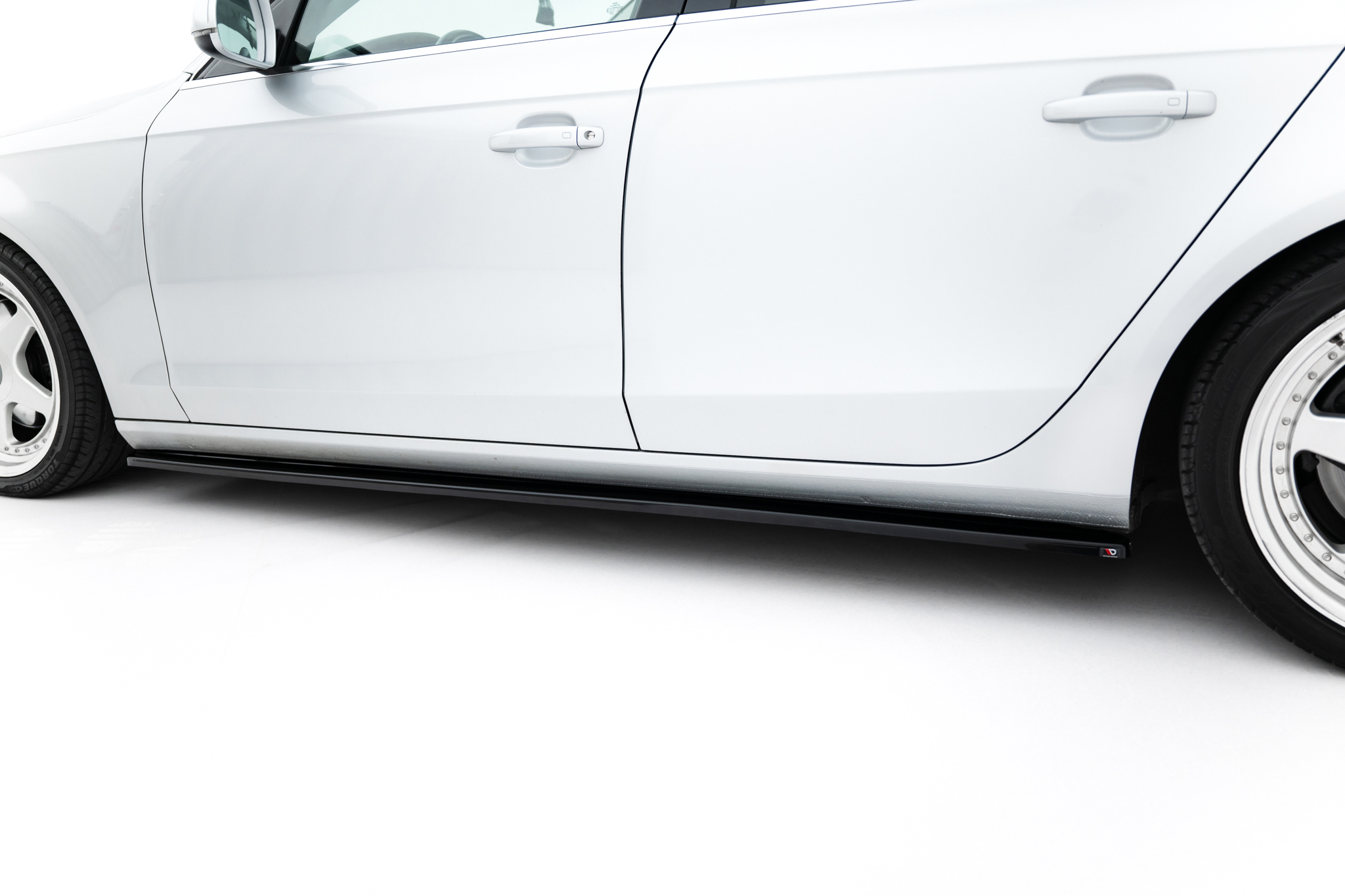 Maxton Design Боковые диффузоры V.1 для Audi S4 / A4 / A4 S-Line Sedan / Avant B8 / B8 Facelift — изображение 2