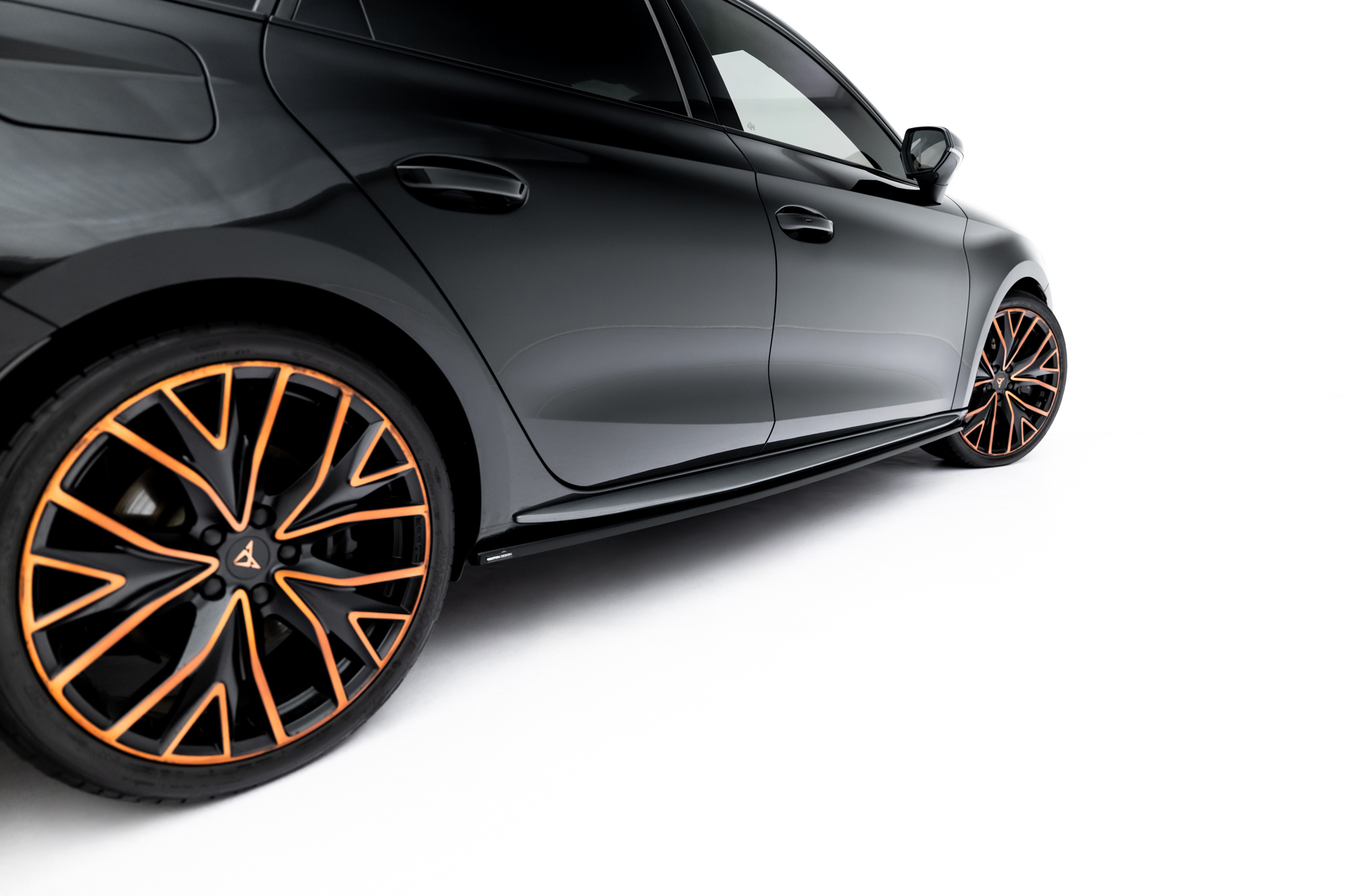 Maxton Design Боковые юбки и диффузоры V.1 Cupra Leon ST / Хэтчбек Aero Mk1 Facelift — изображение 4